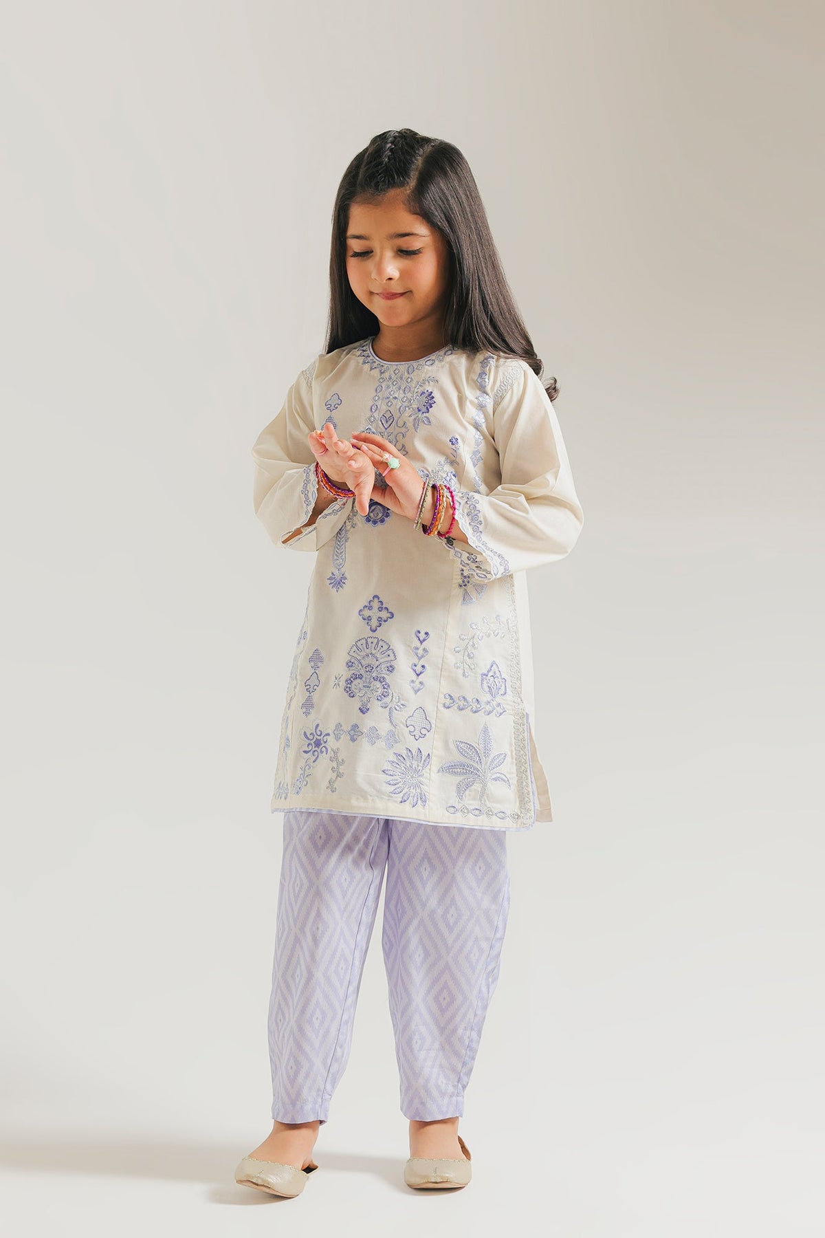 EMBROIDERED SUIT (E1610/402/001 E1610/302/001)