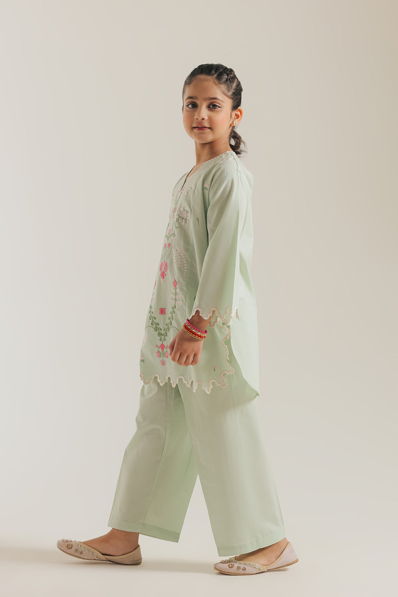 EMBROIDERED SUIT (E1611/402/721 E1611/302/721)