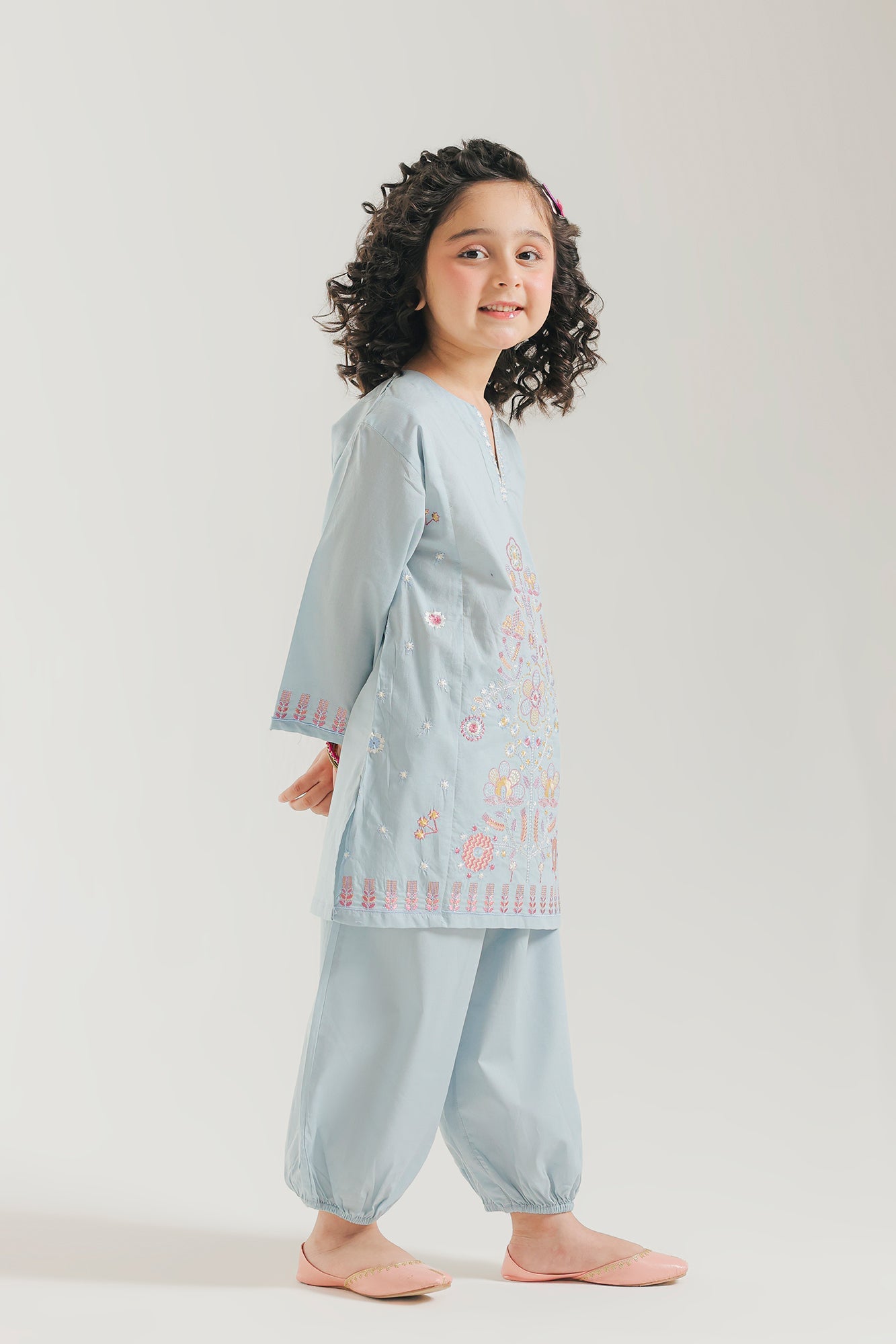EMBROIDERED SUIT (E1634/402/617 E1634/302/617)