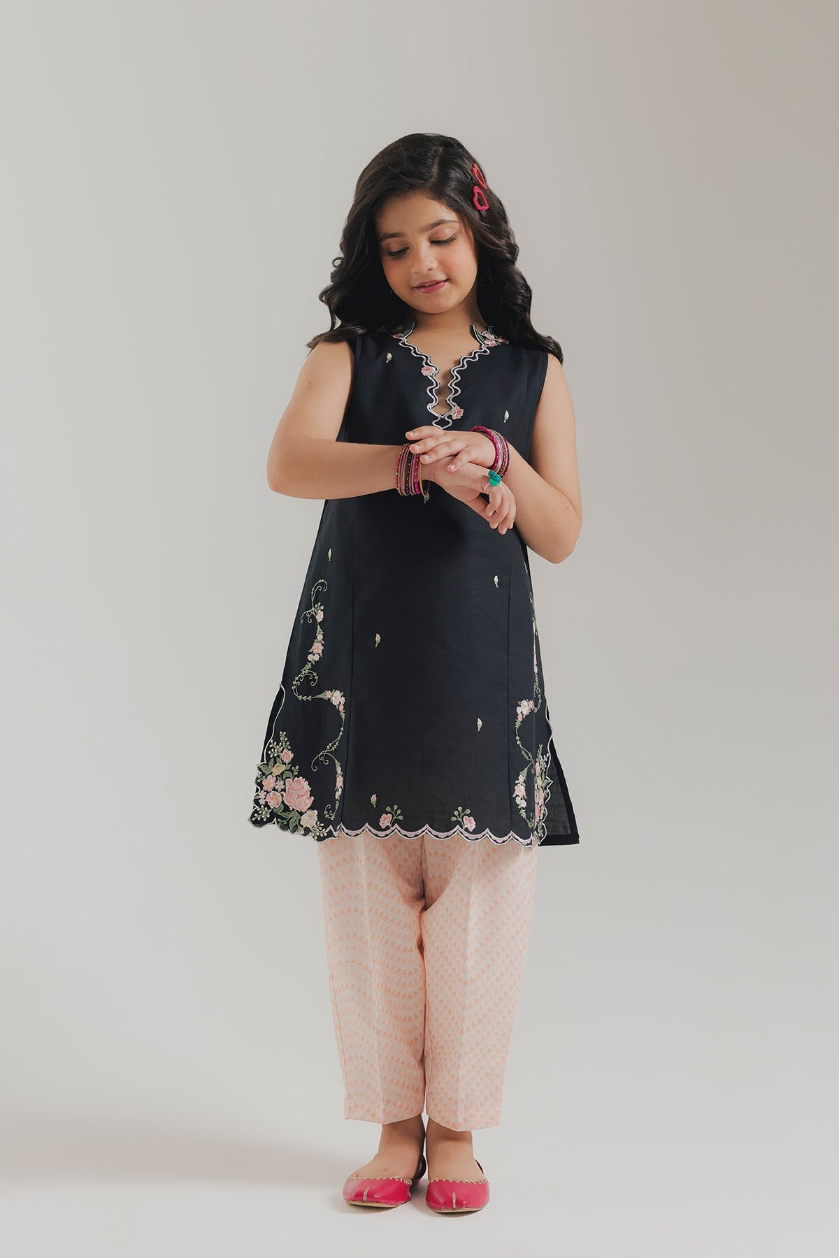 EMBROIDERED SUIT (E1635/402/902 E1635/302/902)