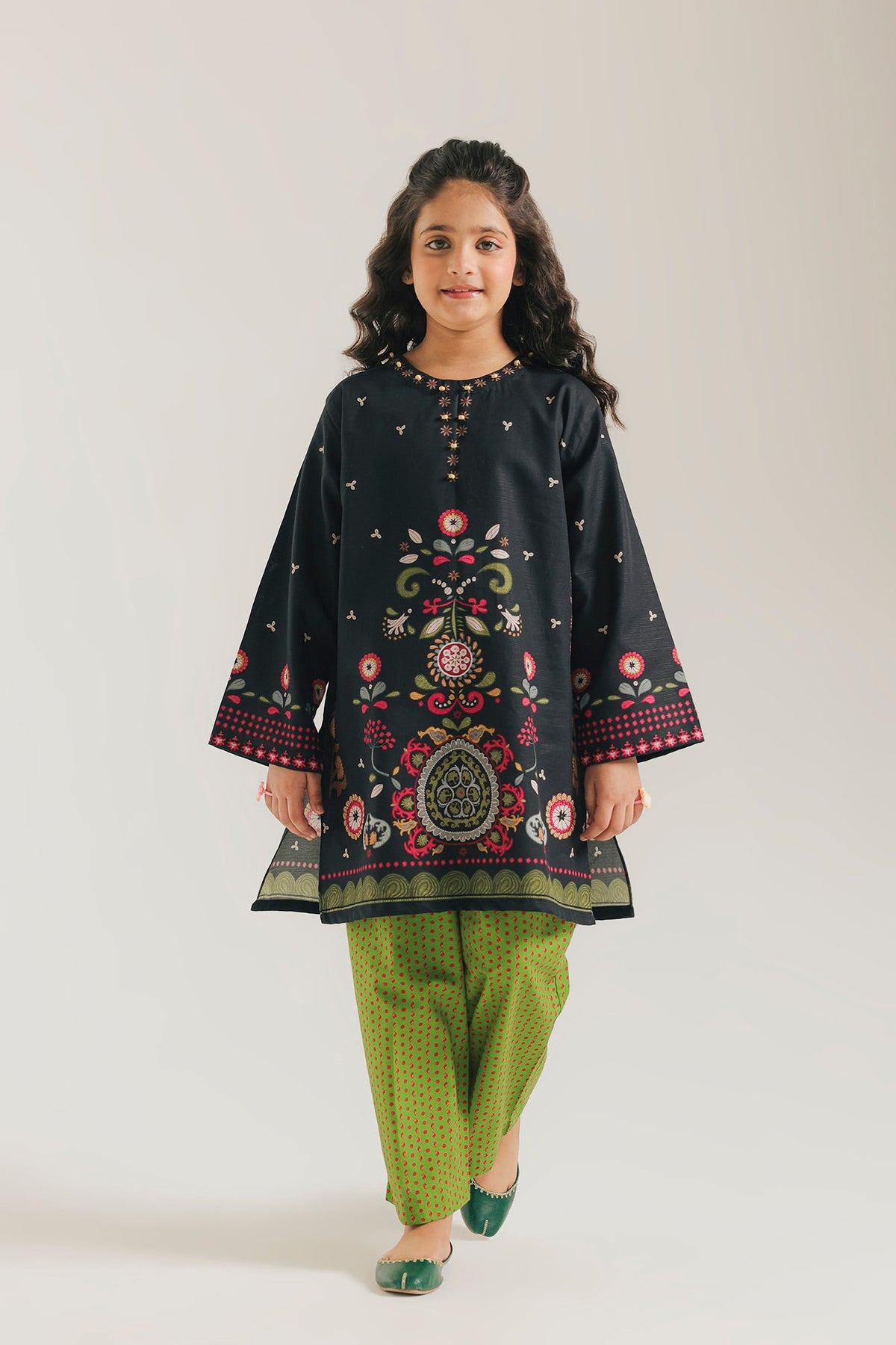 EMBROIDERED SUIT (E1808-402-902 E1808-302-902)
