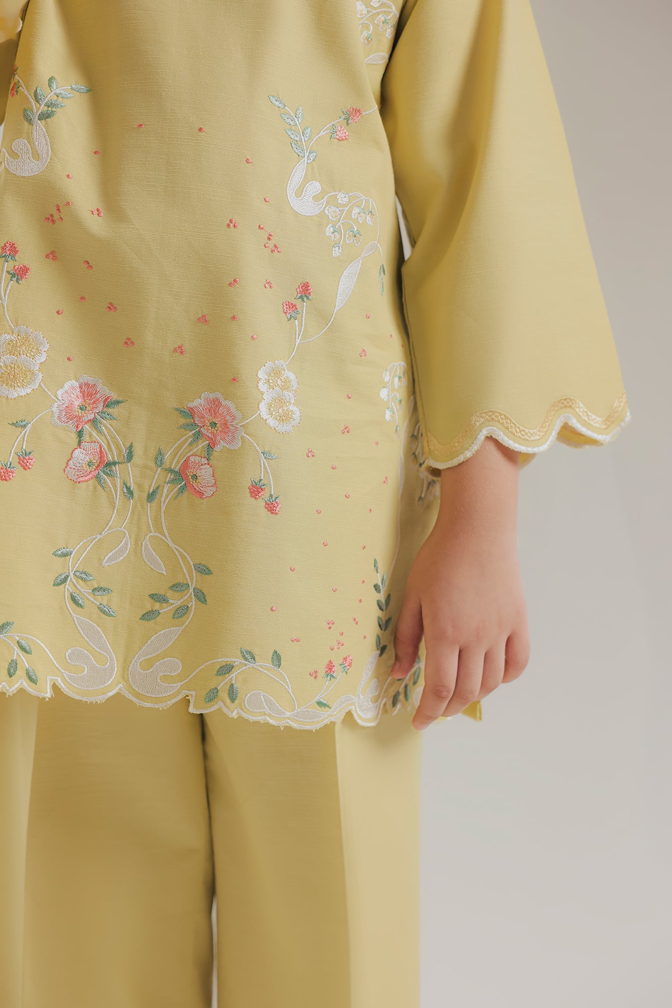 EMBROIDERED SUIT (E1815-402-112 E1815-302-112)