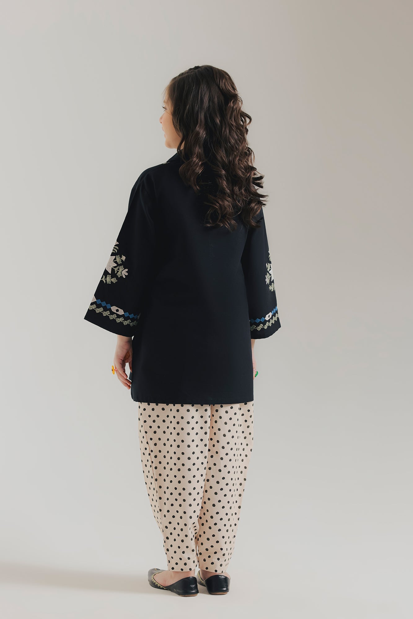EMBROIDERED SUIT (E1818-402-902 E1818-302-902)