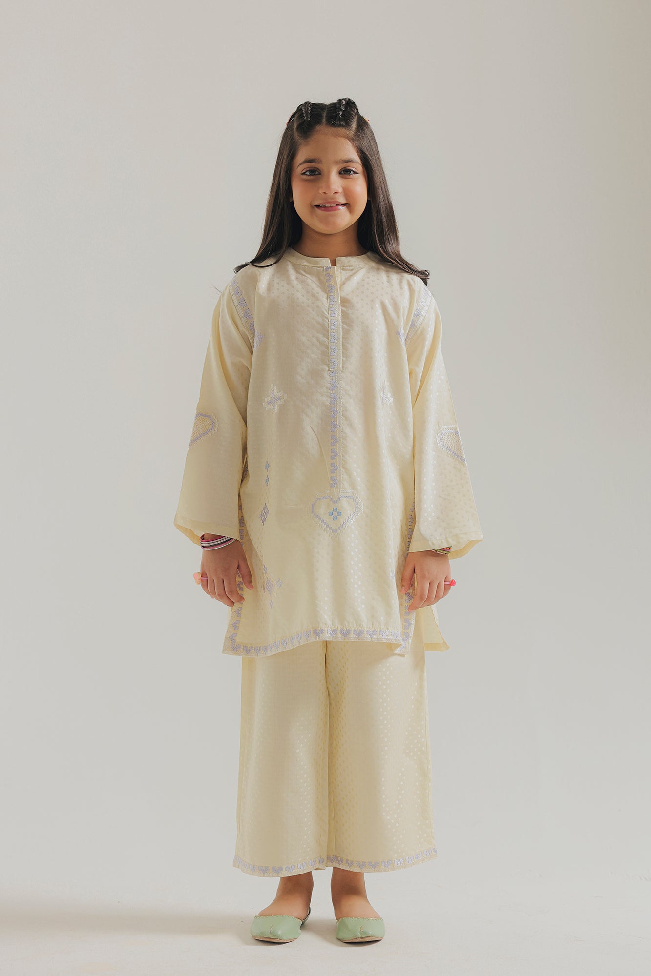 EMBROIDERED SUIT (E1819-402-110 E1819-302-110)
