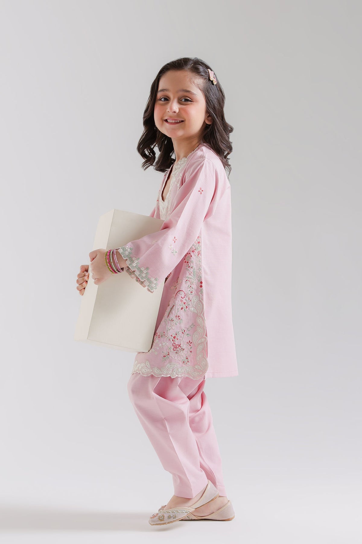 EMBROIDERED SUIT (E1846-402-315 E1846-302-315)