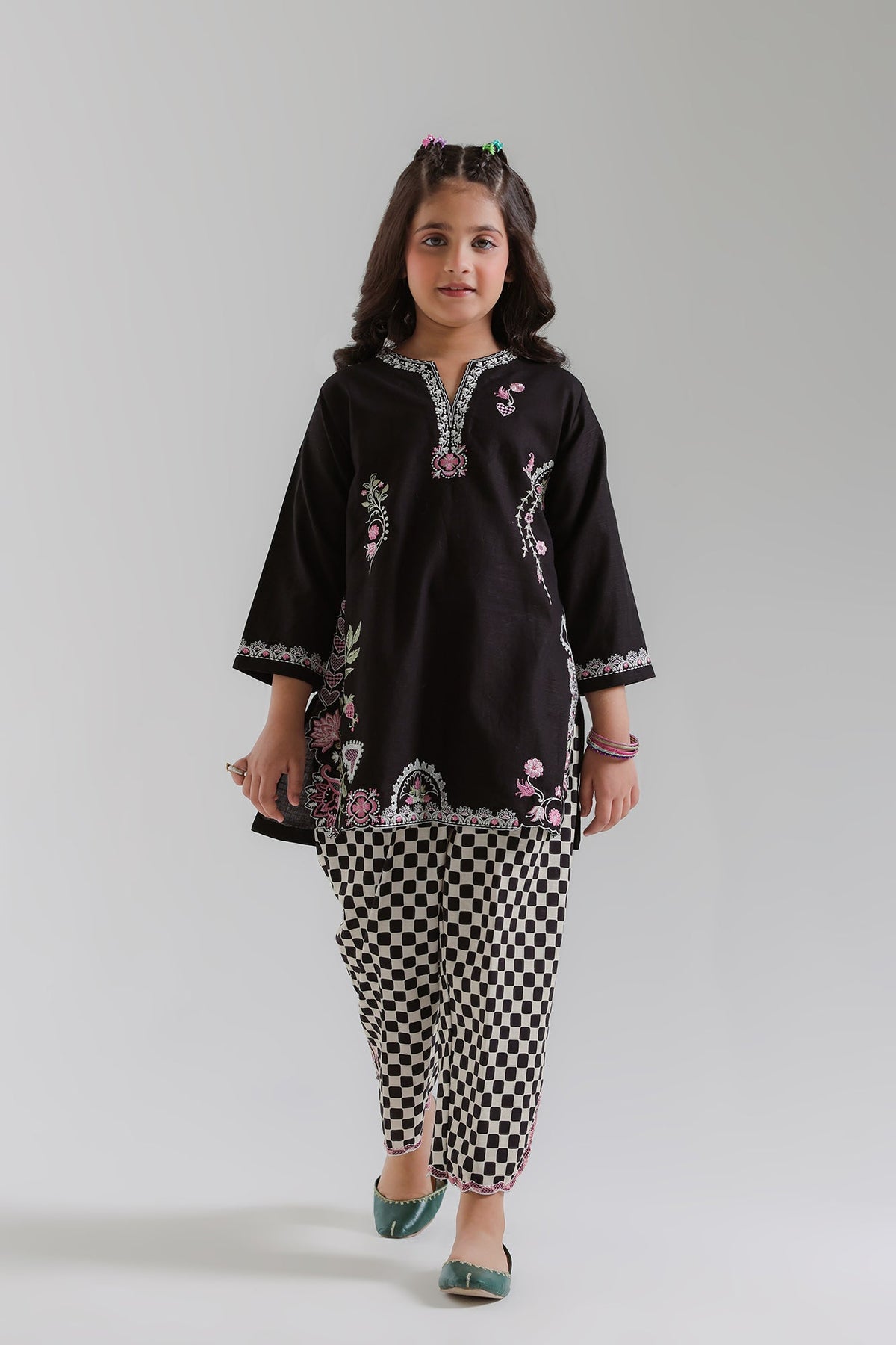 EMBROIDERED SUIT (E1860-402-902 E1860-302-902)