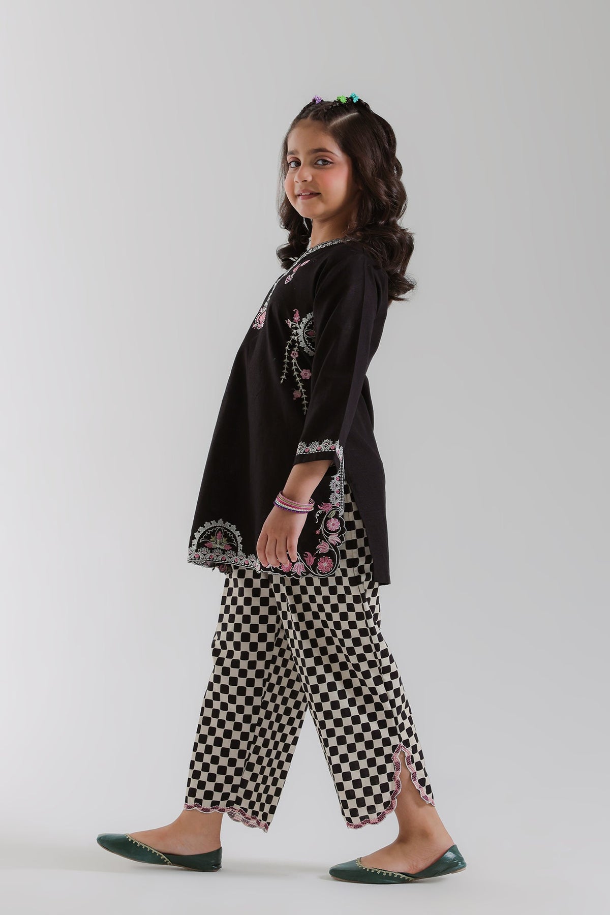 EMBROIDERED SUIT (E1860-402-902 E1860-302-902)