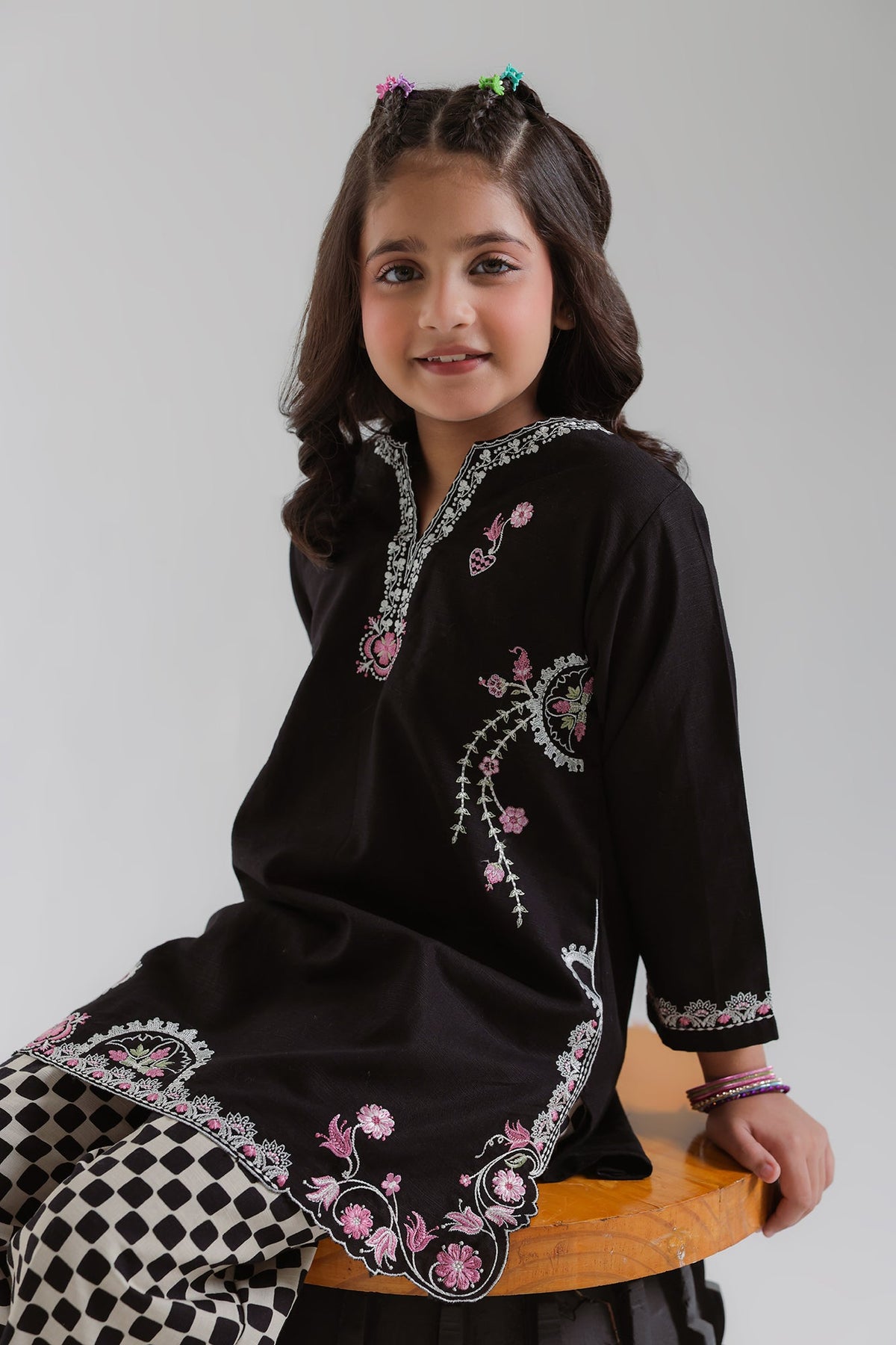 EMBROIDERED SUIT (E1860-402-902 E1860-302-902)
