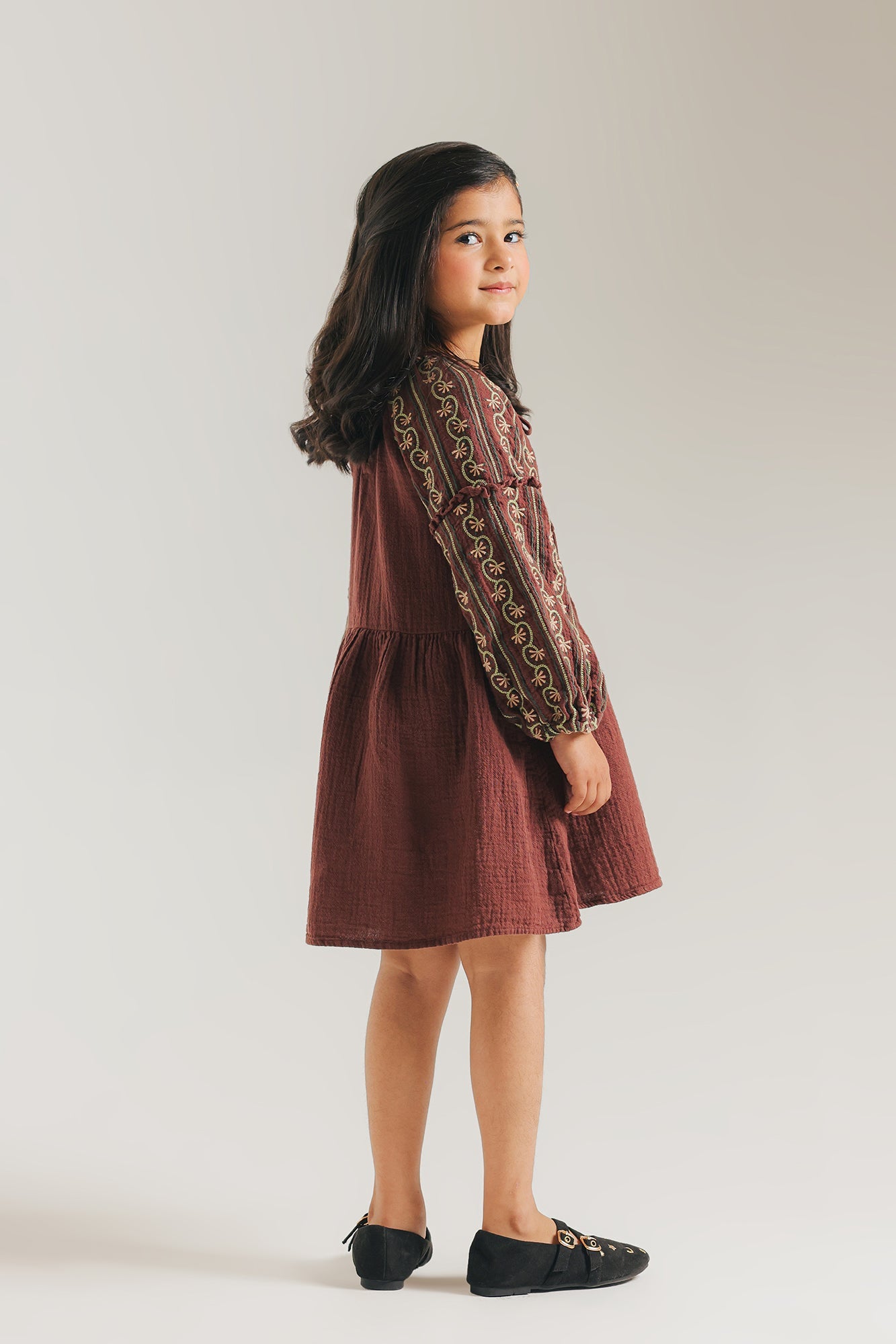 DRESS (E1953/301/318)