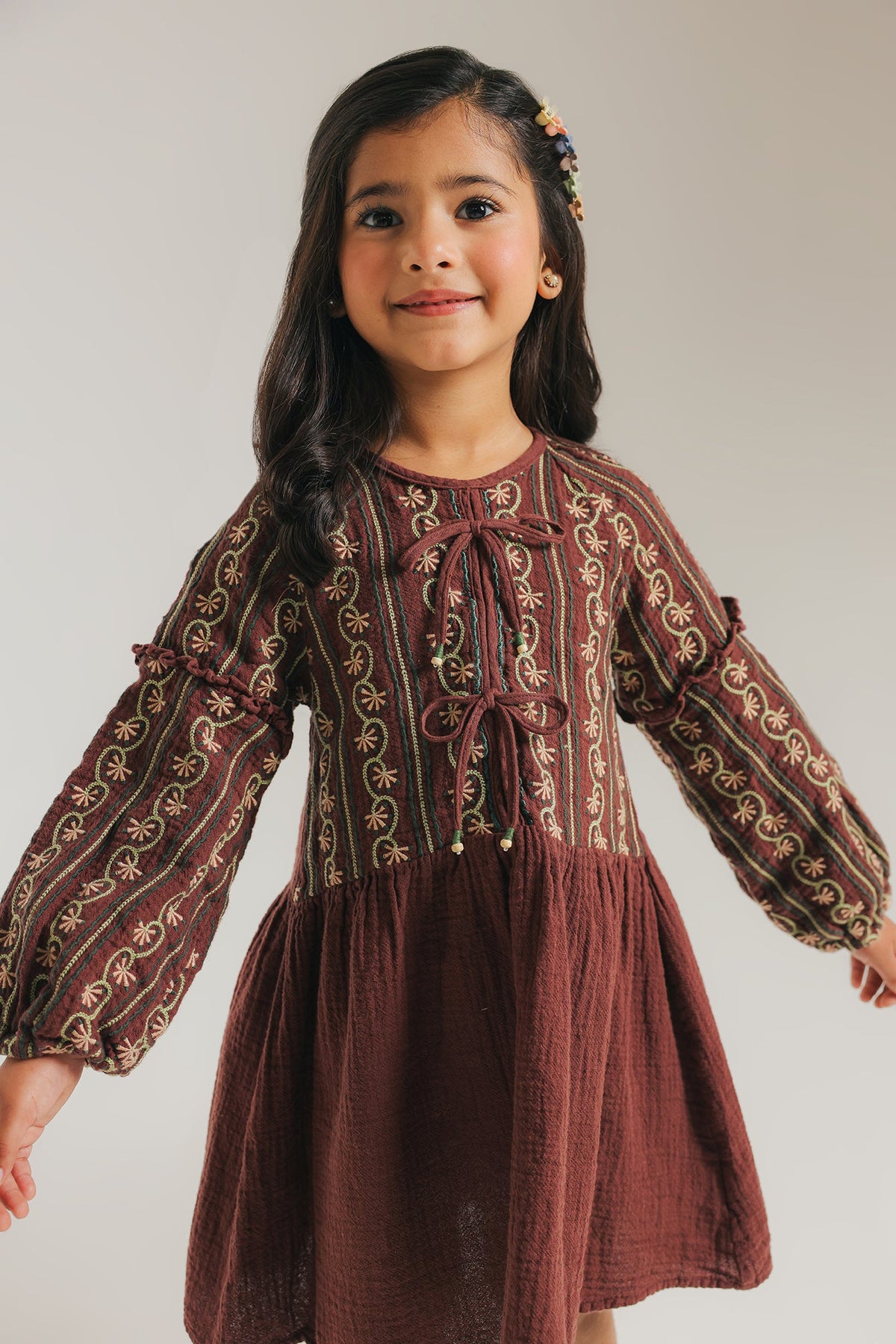 DRESS (E1953/301/318)