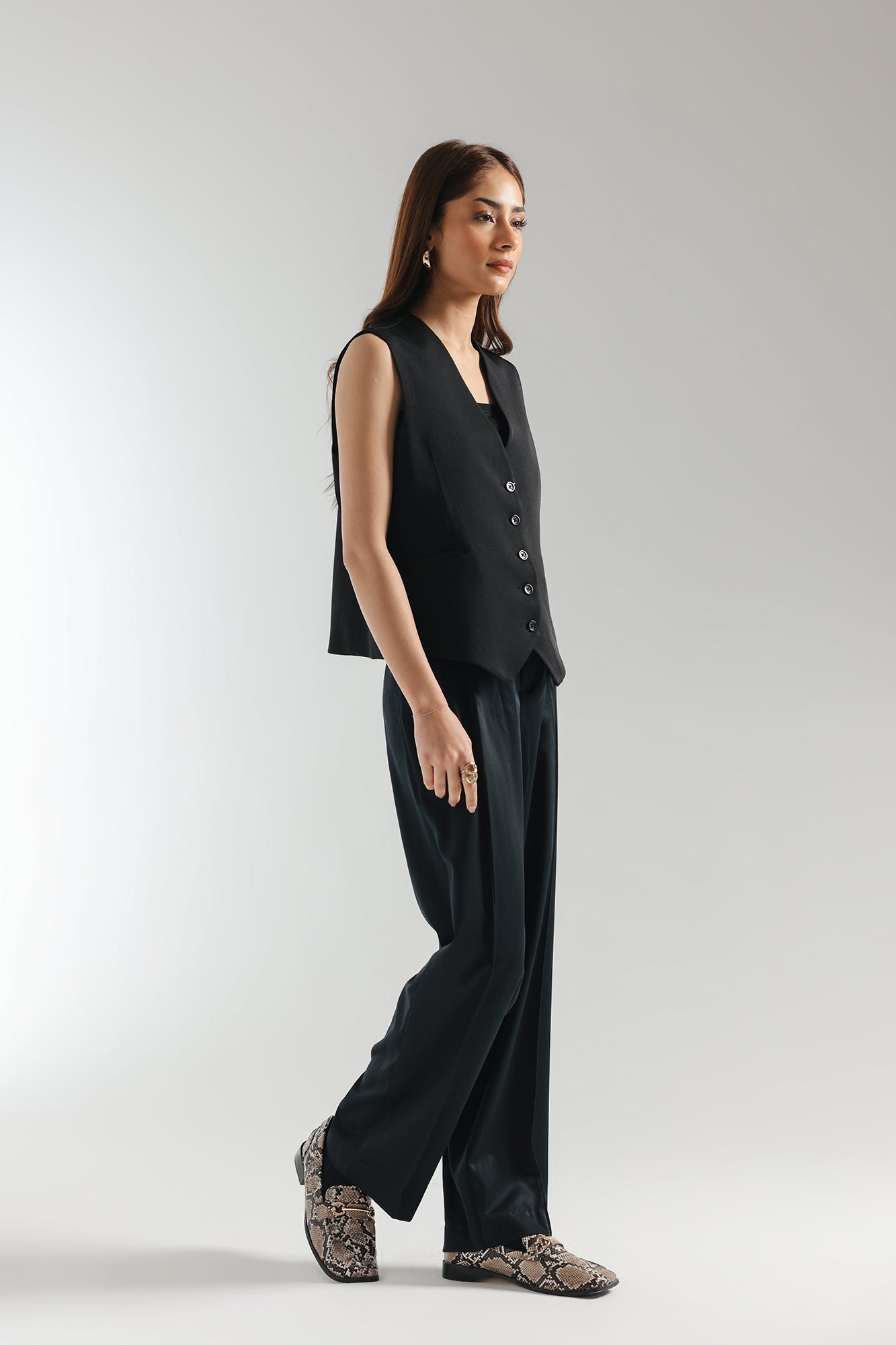 VEST (E2049/108/901)