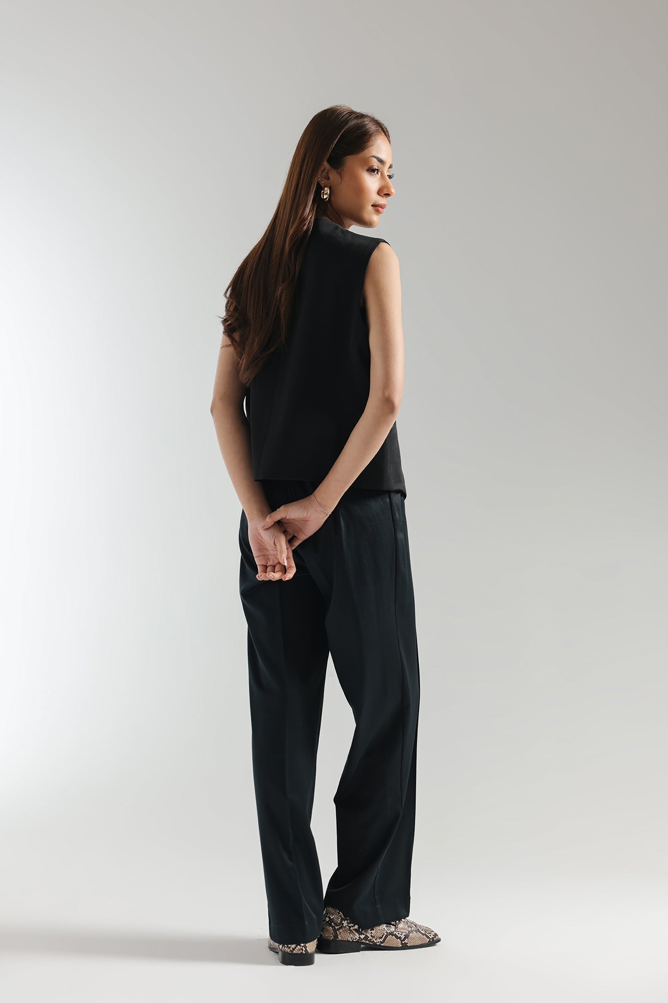 VEST (E2049/108/901)