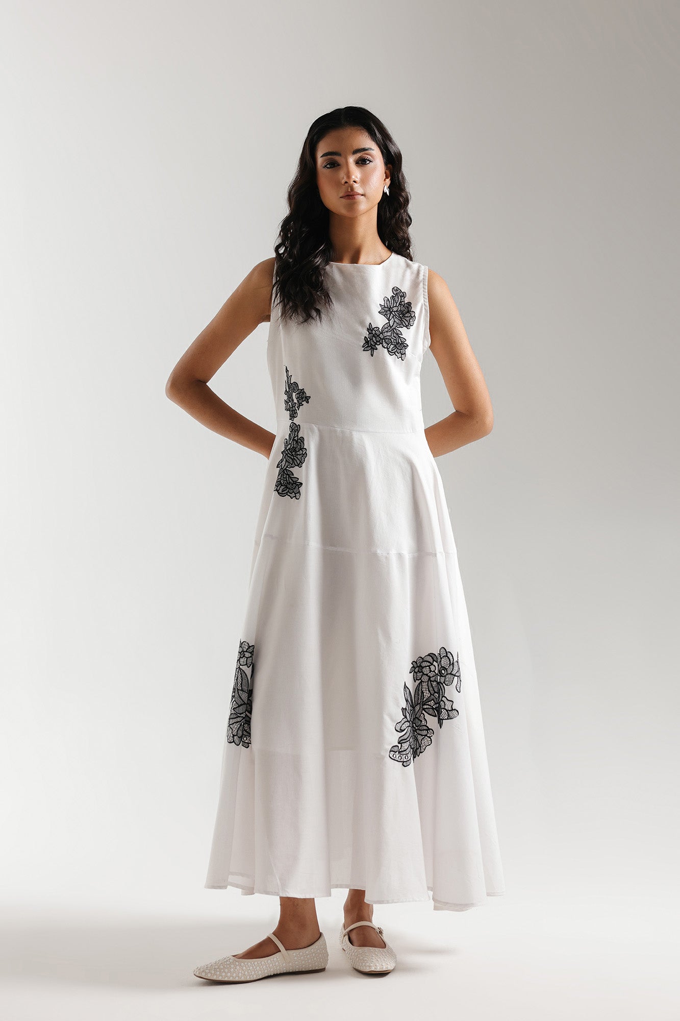 DRESS (E3070/108/001)