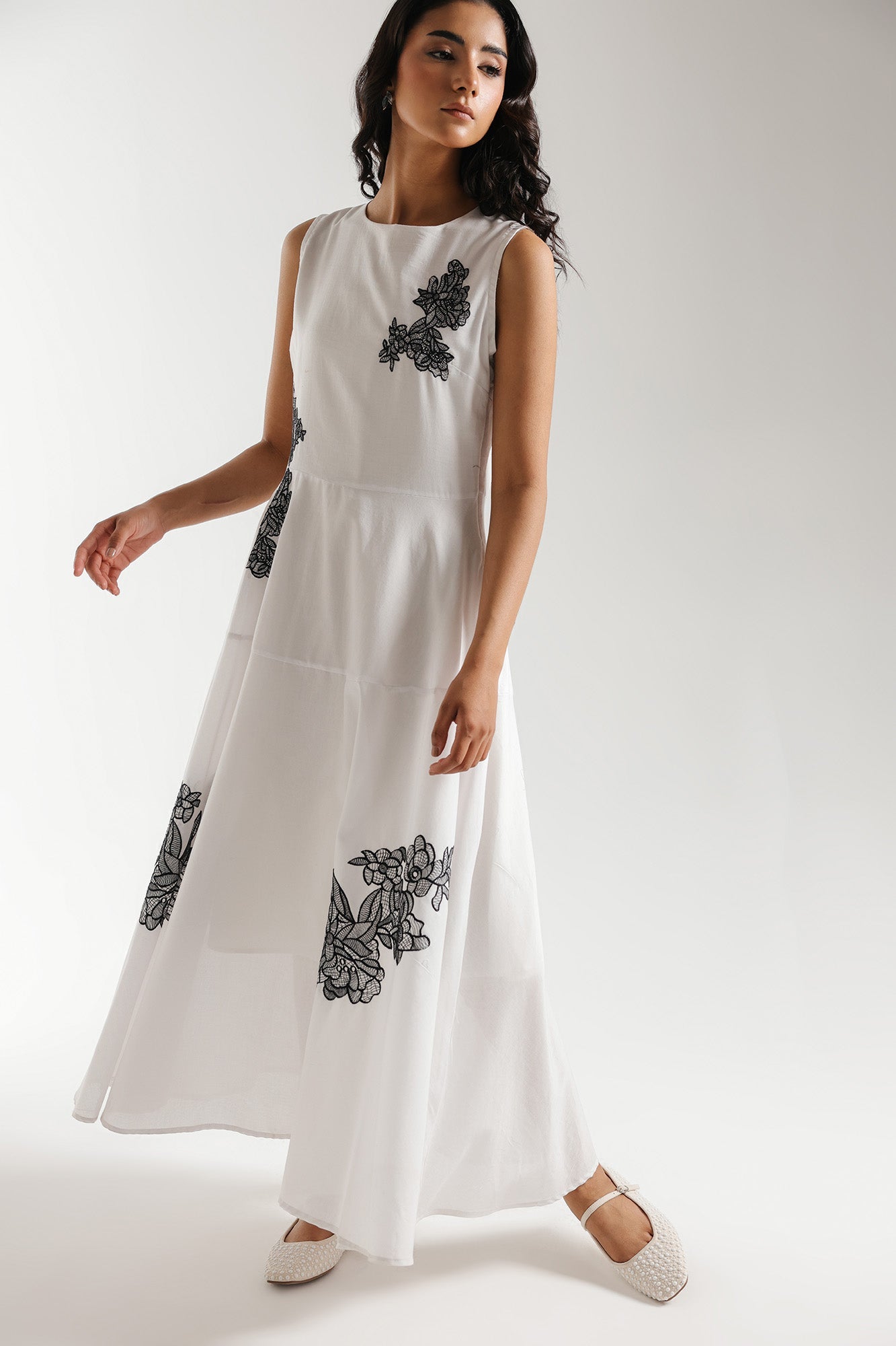 DRESS (E3070/108/001)