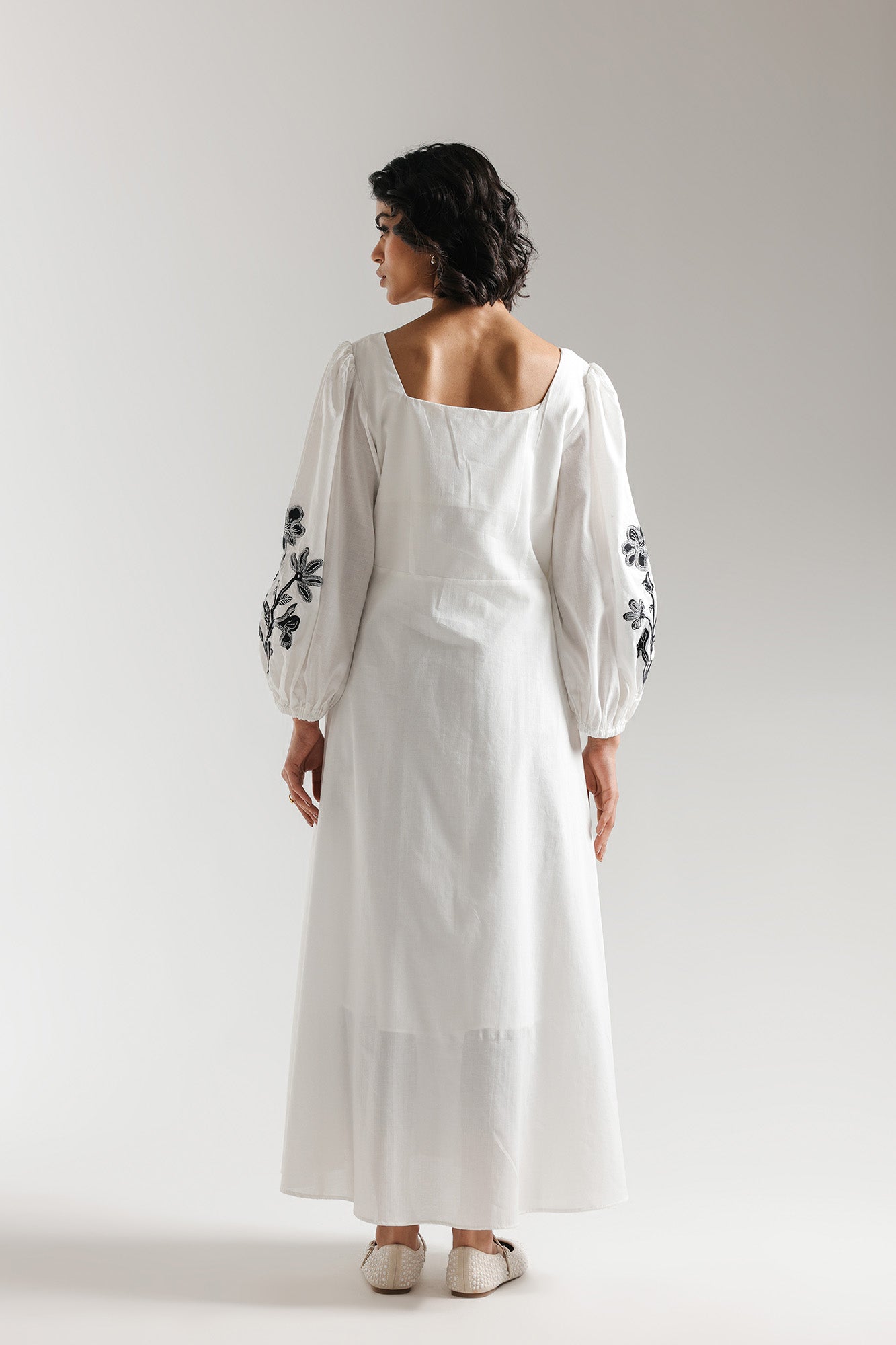 DRESS (E3071/108/001)