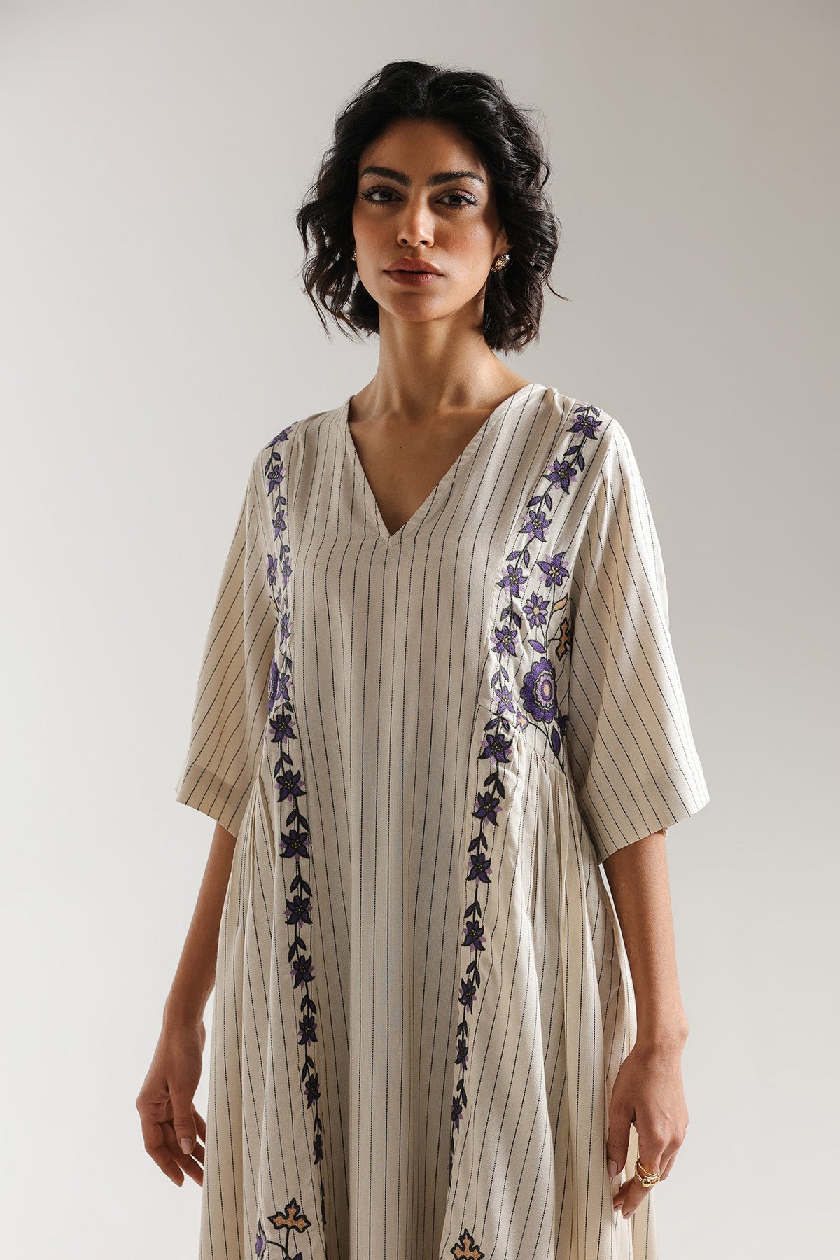 DRESS (E3084/108/002)
