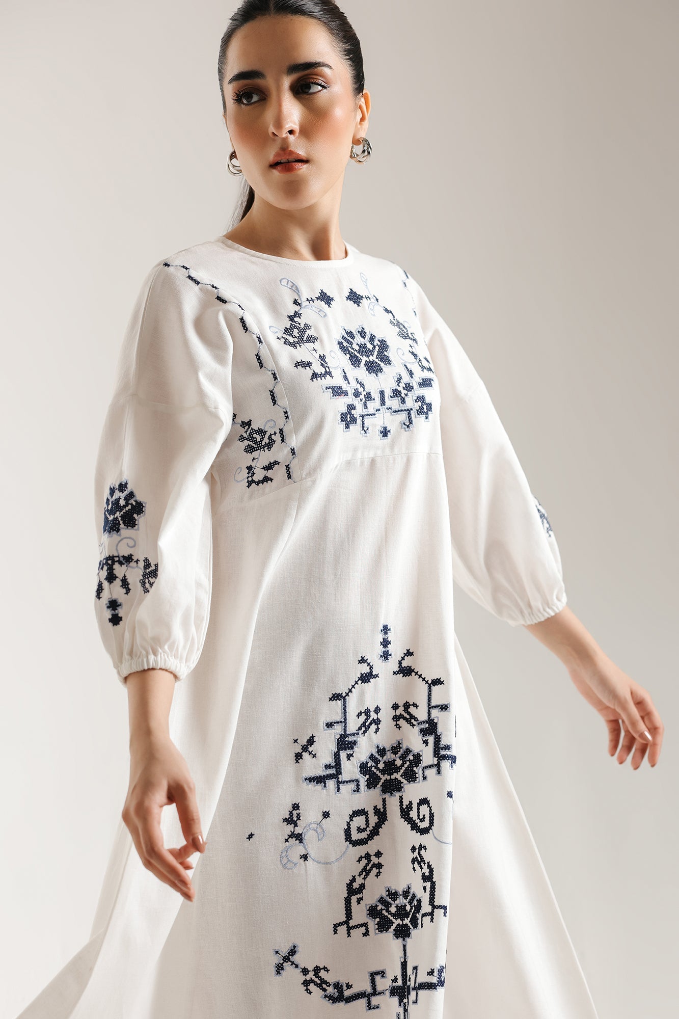DRESS (E3192/108/001)