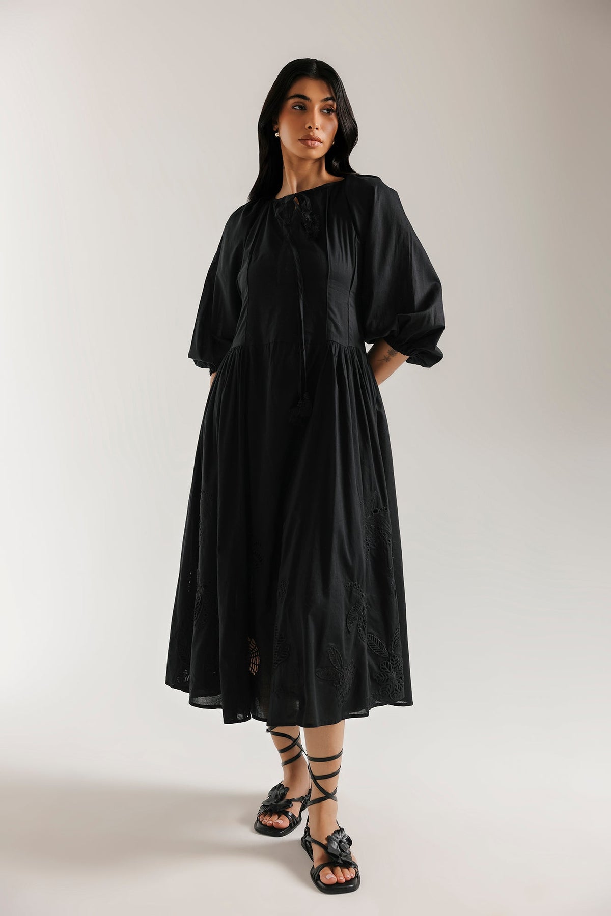 DRESS (E3302/108/901)