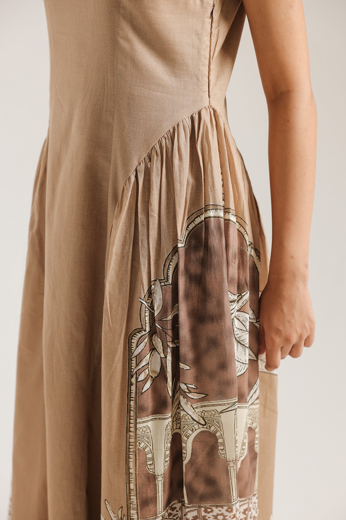 DRESS (E3311/108/007)