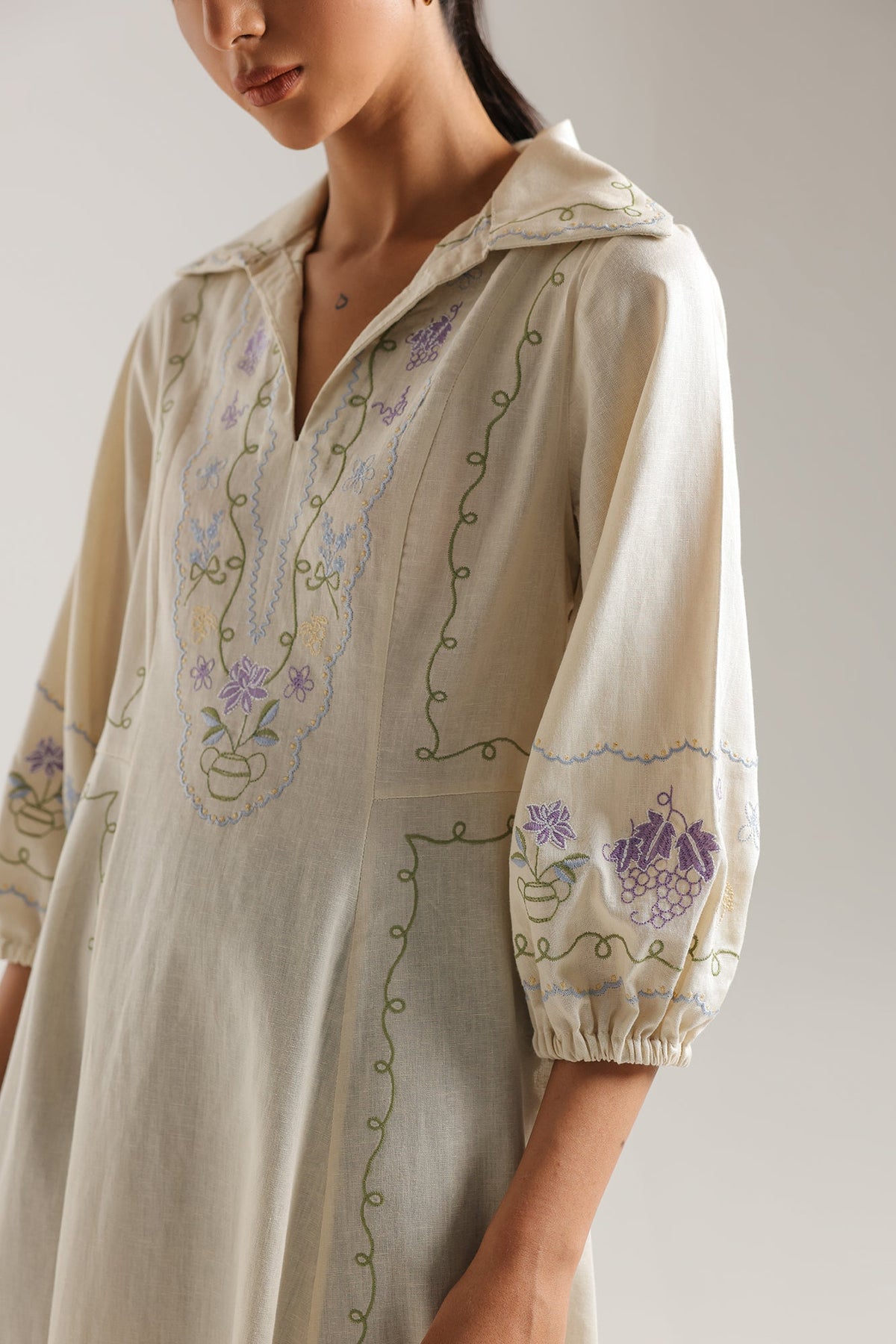 DRESS (E3320/108/004)