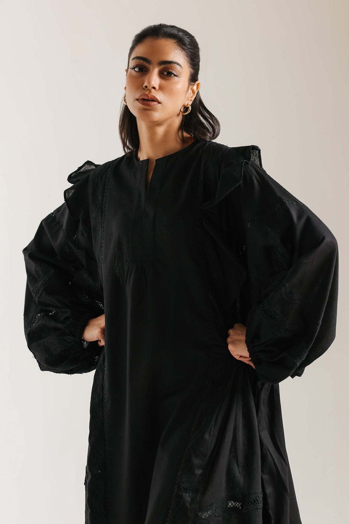 DRESS (E3322/108/902)