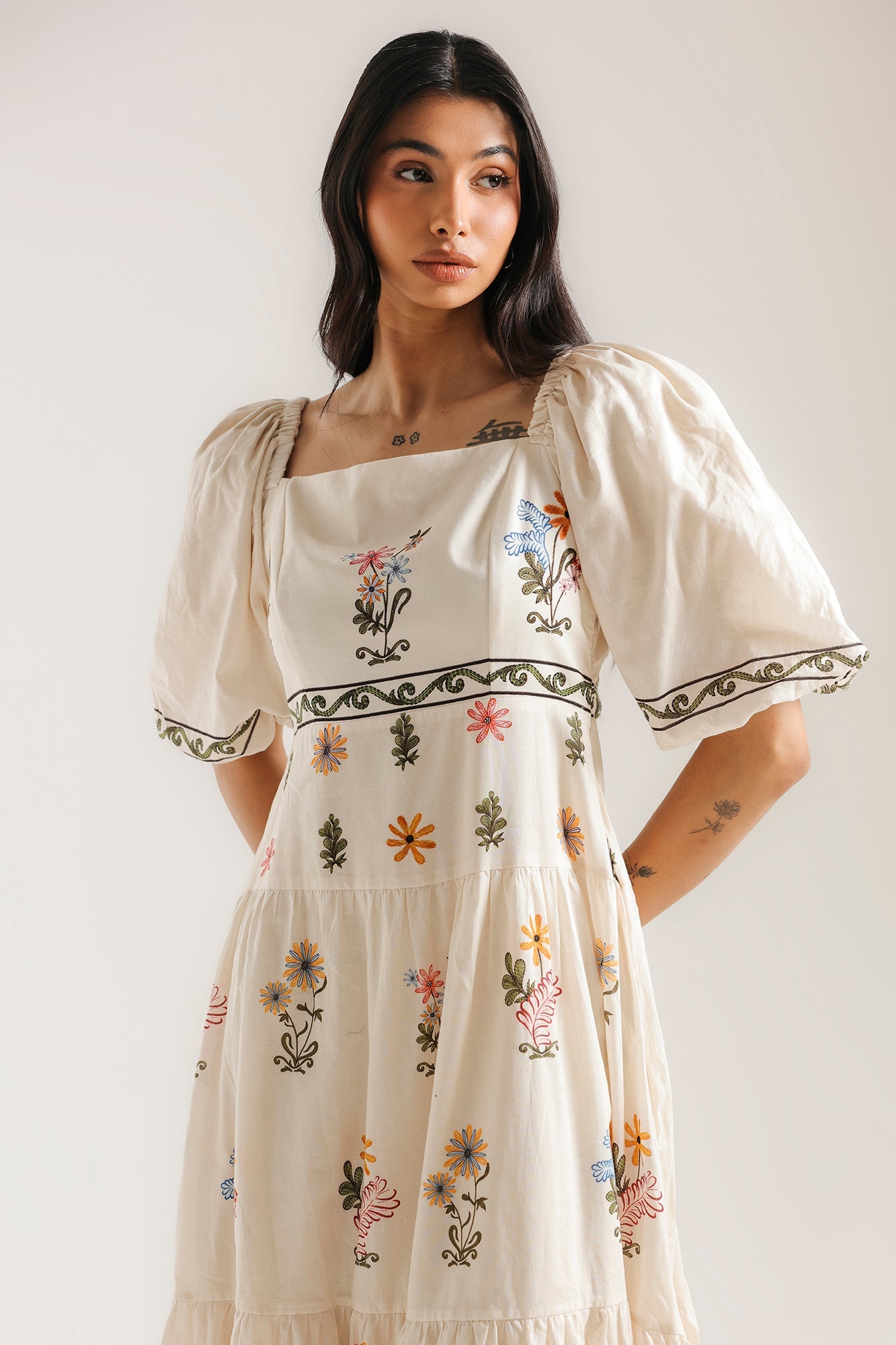DRESS (E3341/108/005)