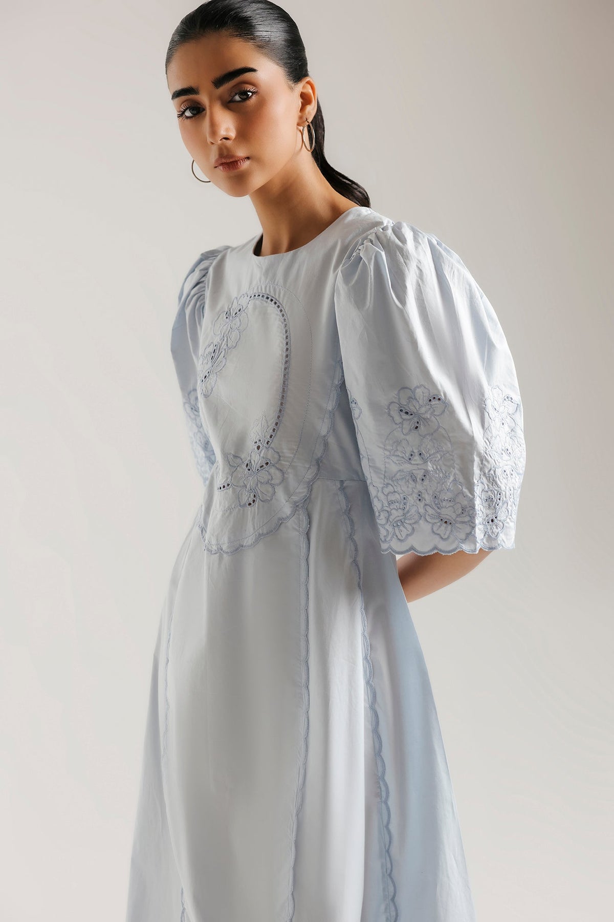 DRESS (E3365-108-617)