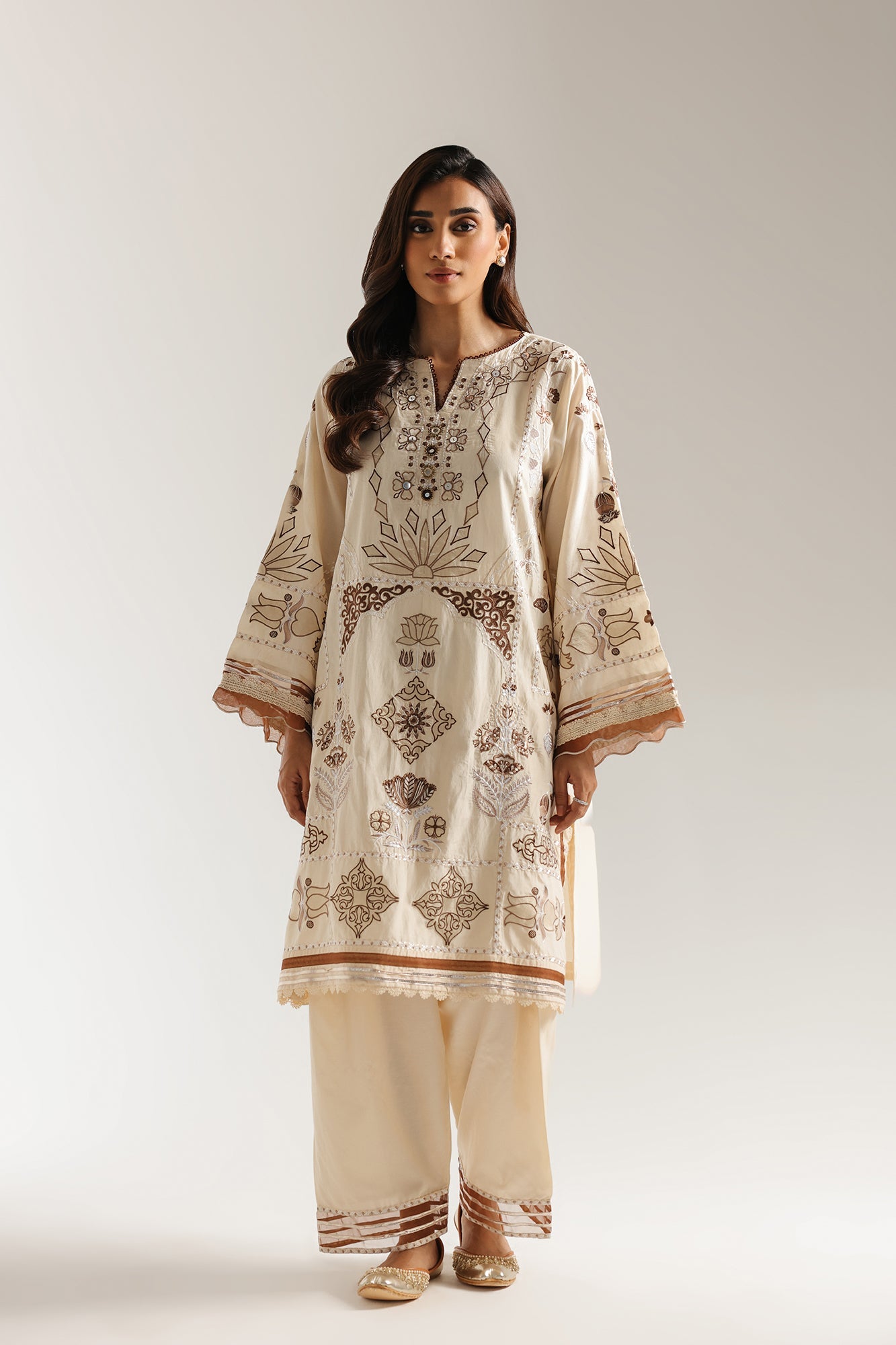 EMBROIDERED SUIT (E3459/103/112)