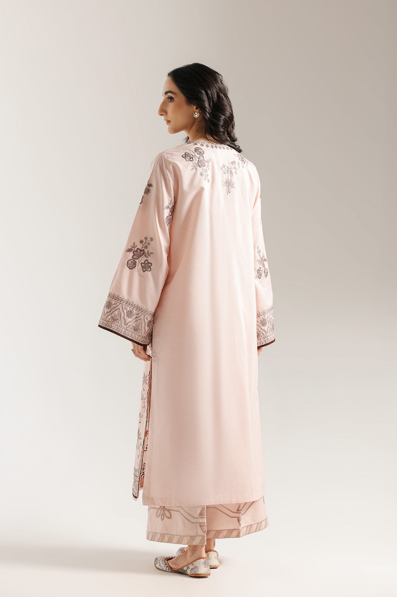 EMBROIDERED SUIT (E3476/103/427)