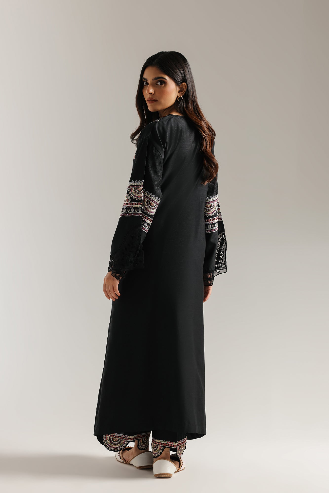 EMBROIDERED SUIT (E3511/103/902)