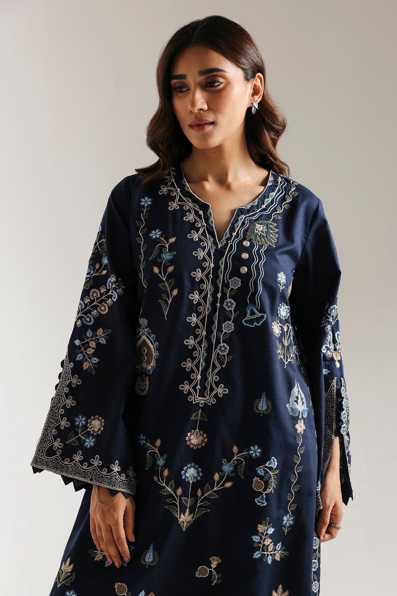 EMBROIDERED SUIT (E3604/103/619)