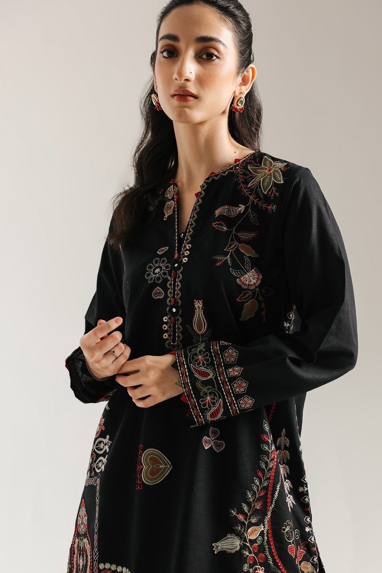 EMBROIDERED SUIT (E3607/103/902)