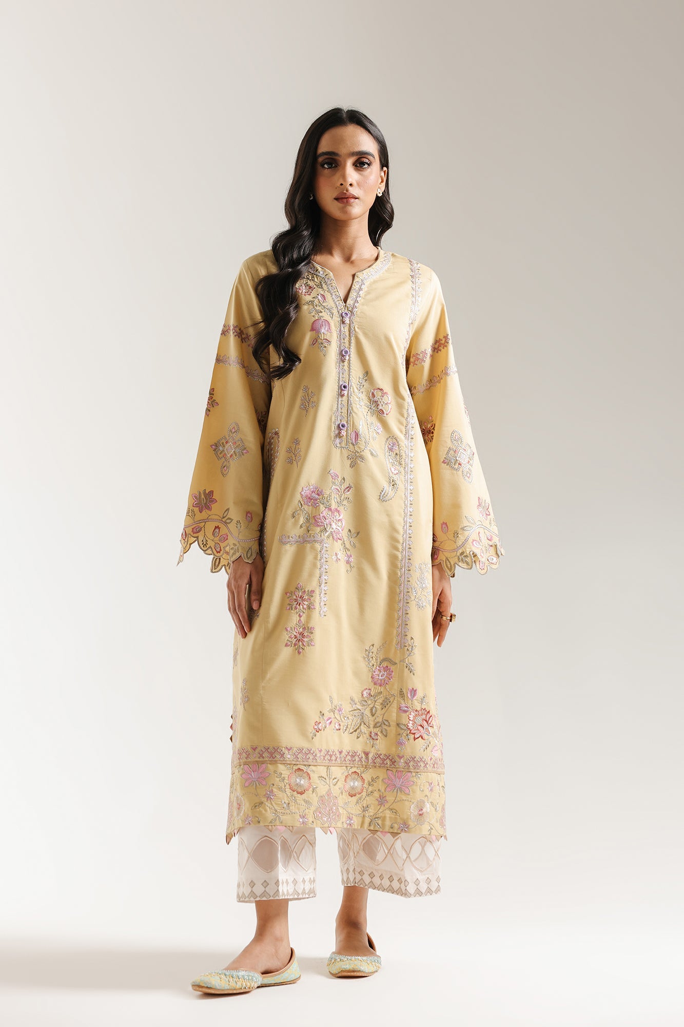 EMBROIDERED SUIT (E3613/103/107)