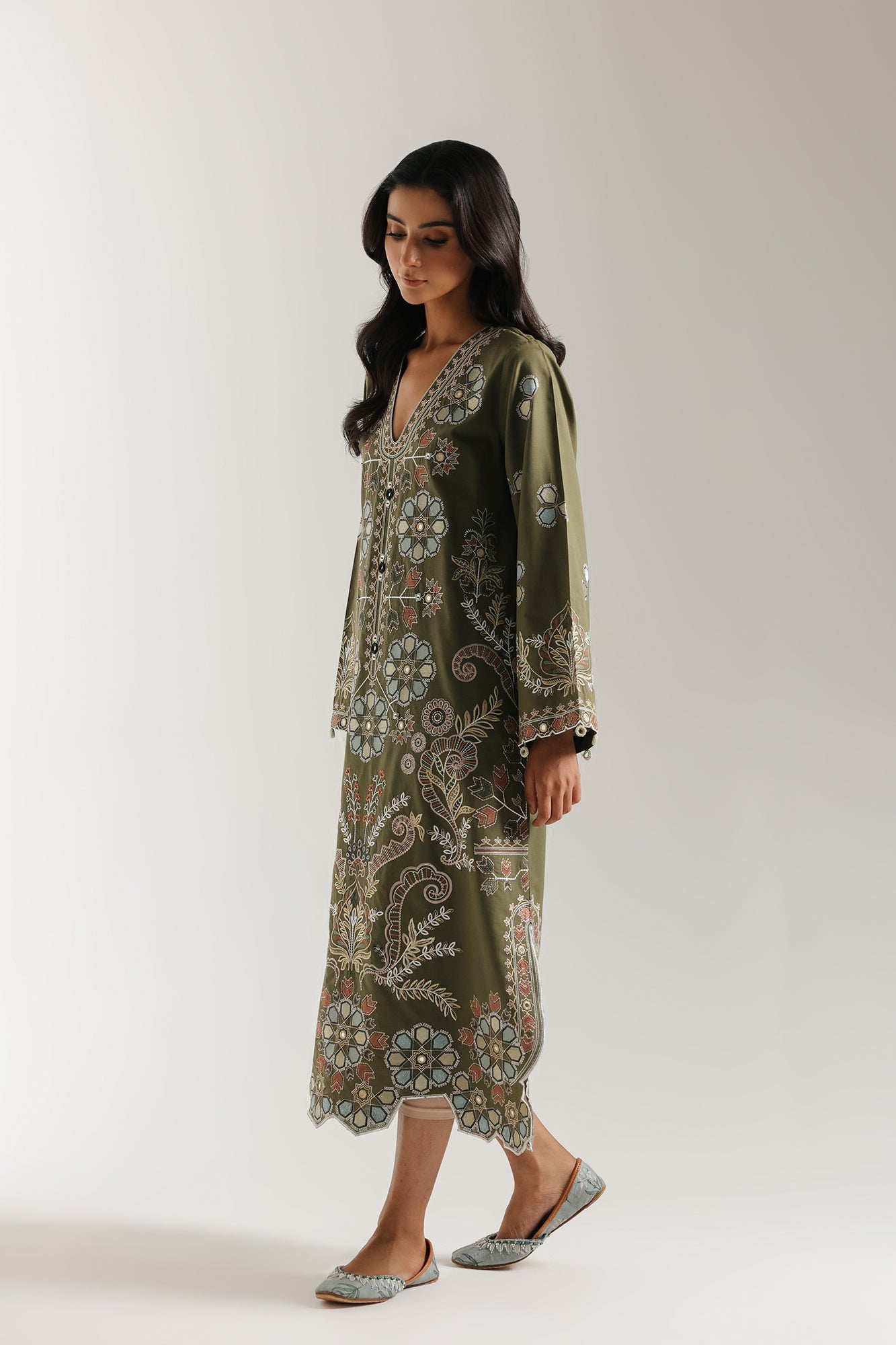 EMBROIDERED SHIRT (E3630/103/725)