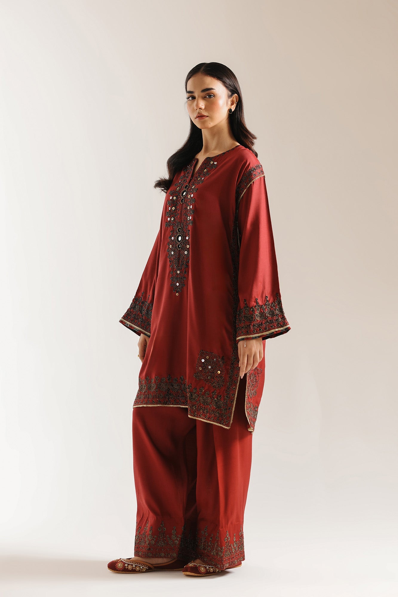 EMBROIDERED SUIT (E3656/103/414)