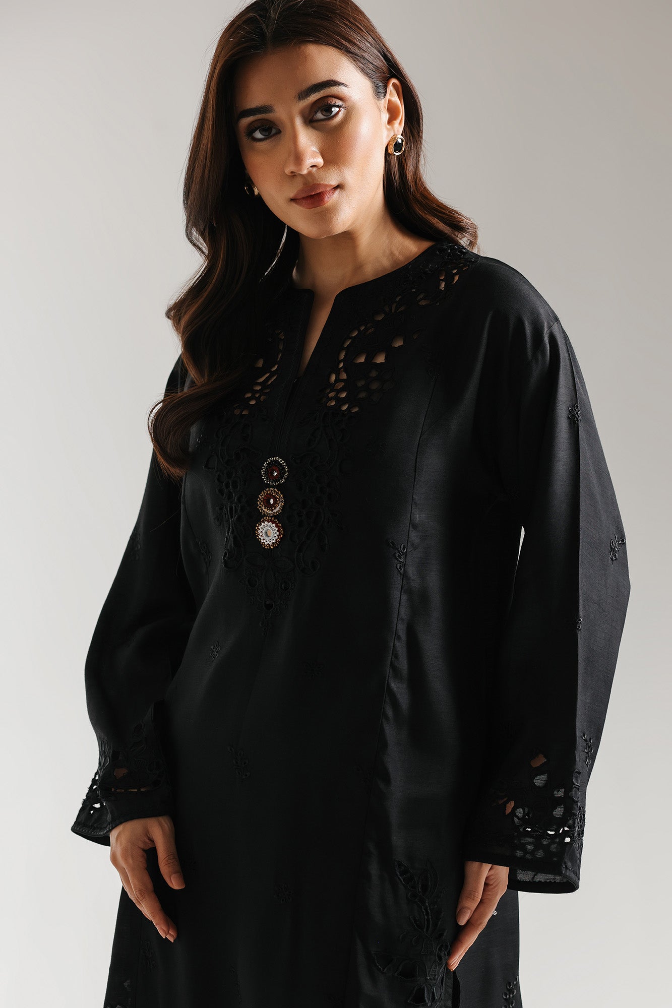 EMBROIDERED SUIT (E3657/103/902)
