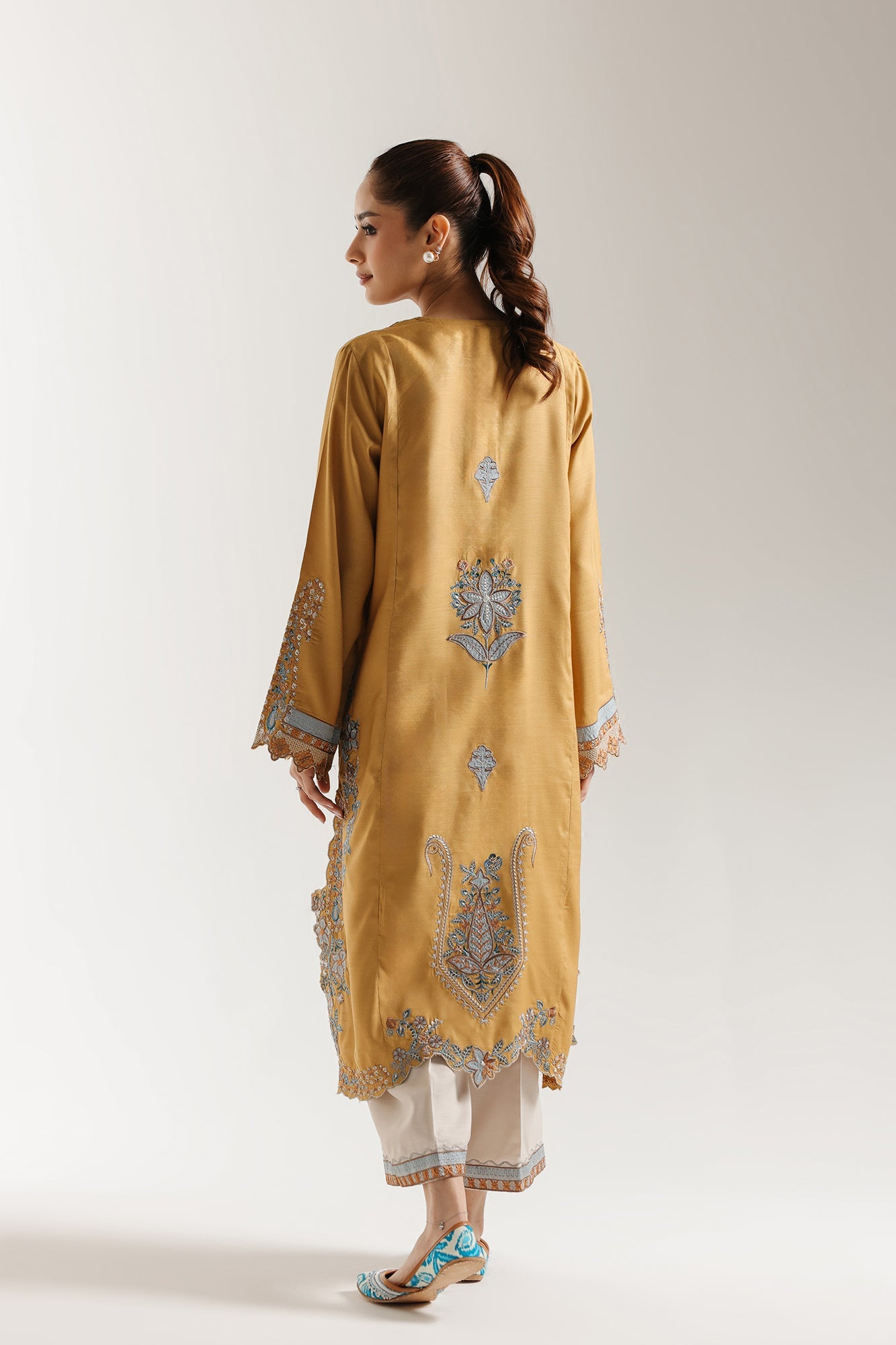 EMBROIDERED SUIT (E3660/103/219)