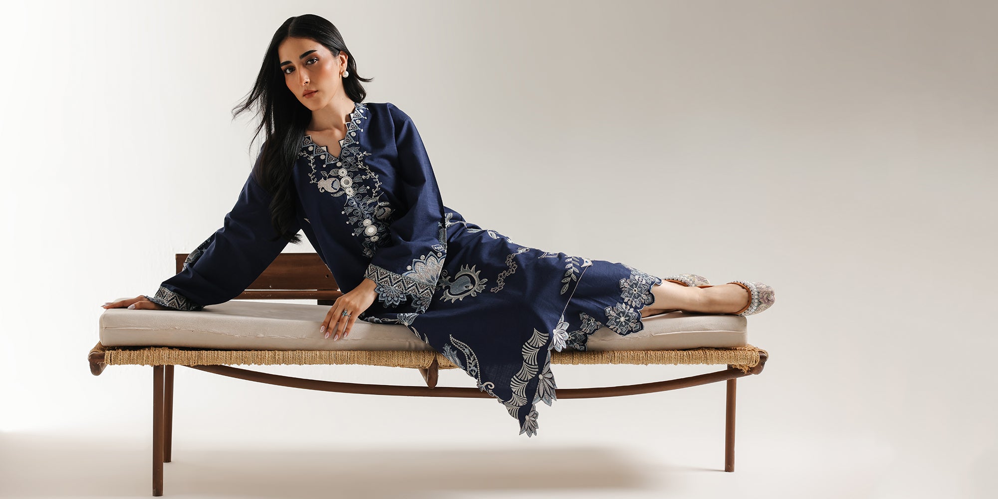 EMBROIDERED SUIT (E3671/103/603)