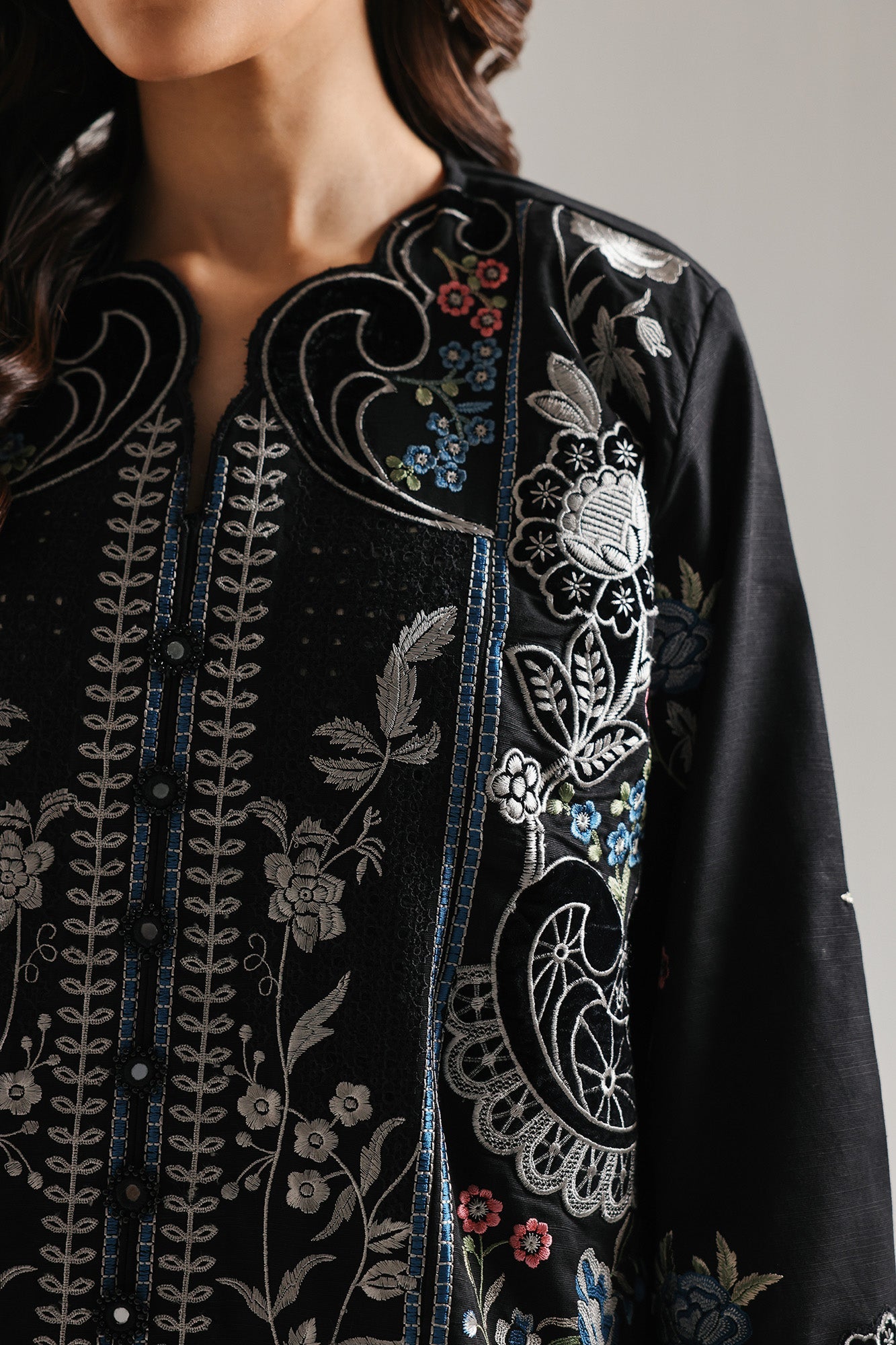 EMBROIDERED SUIT (E3719/103/901)