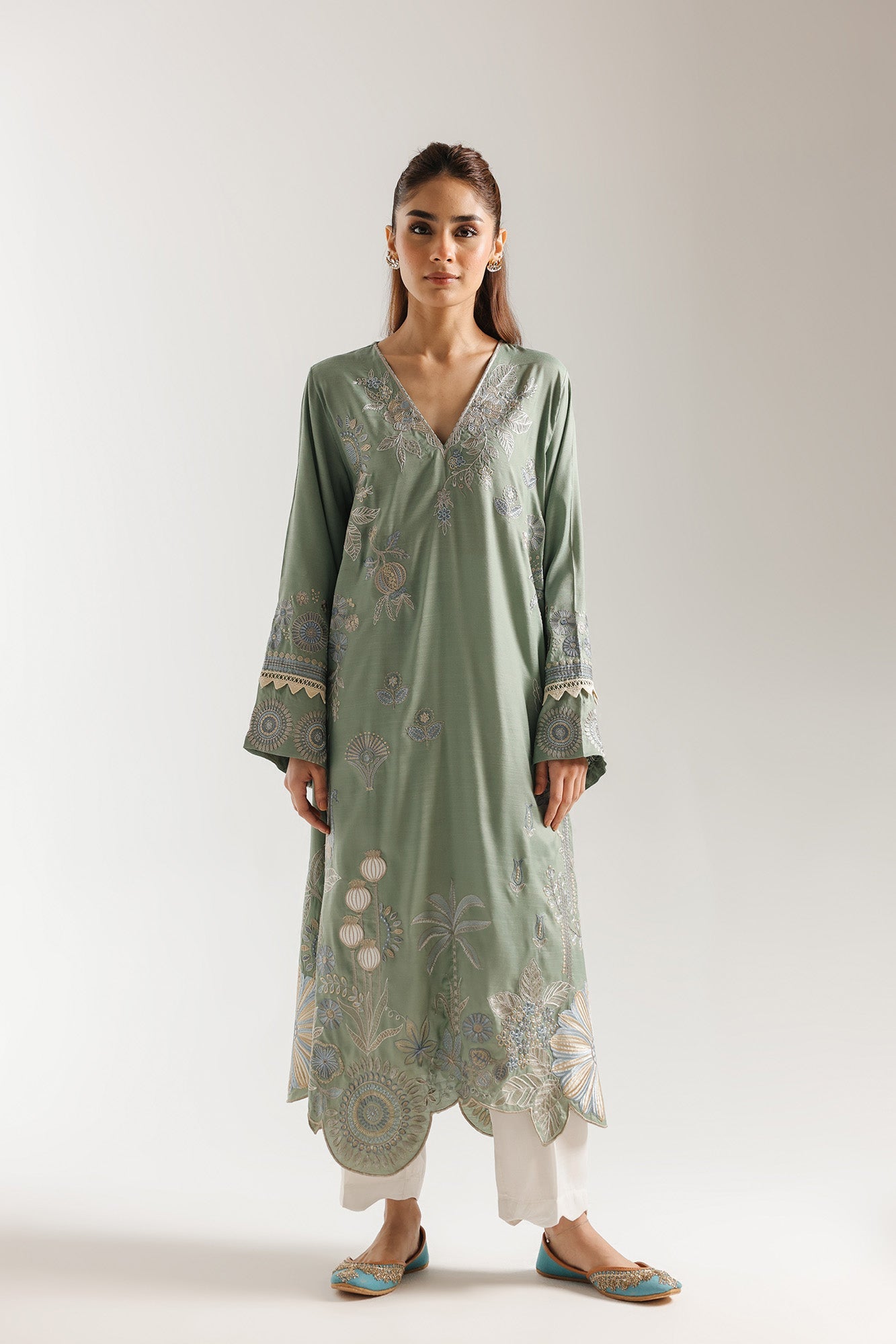 EMBROIDERED SUIT (E3731/103/718)