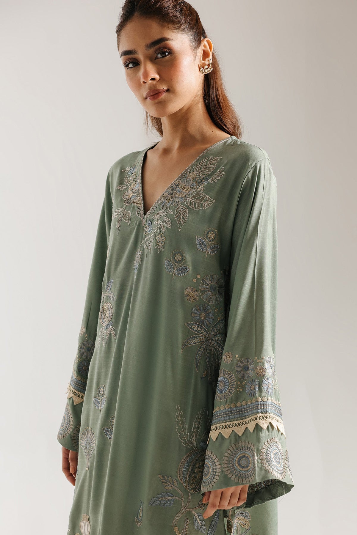 EMBROIDERED SUIT (E3731/103/718)