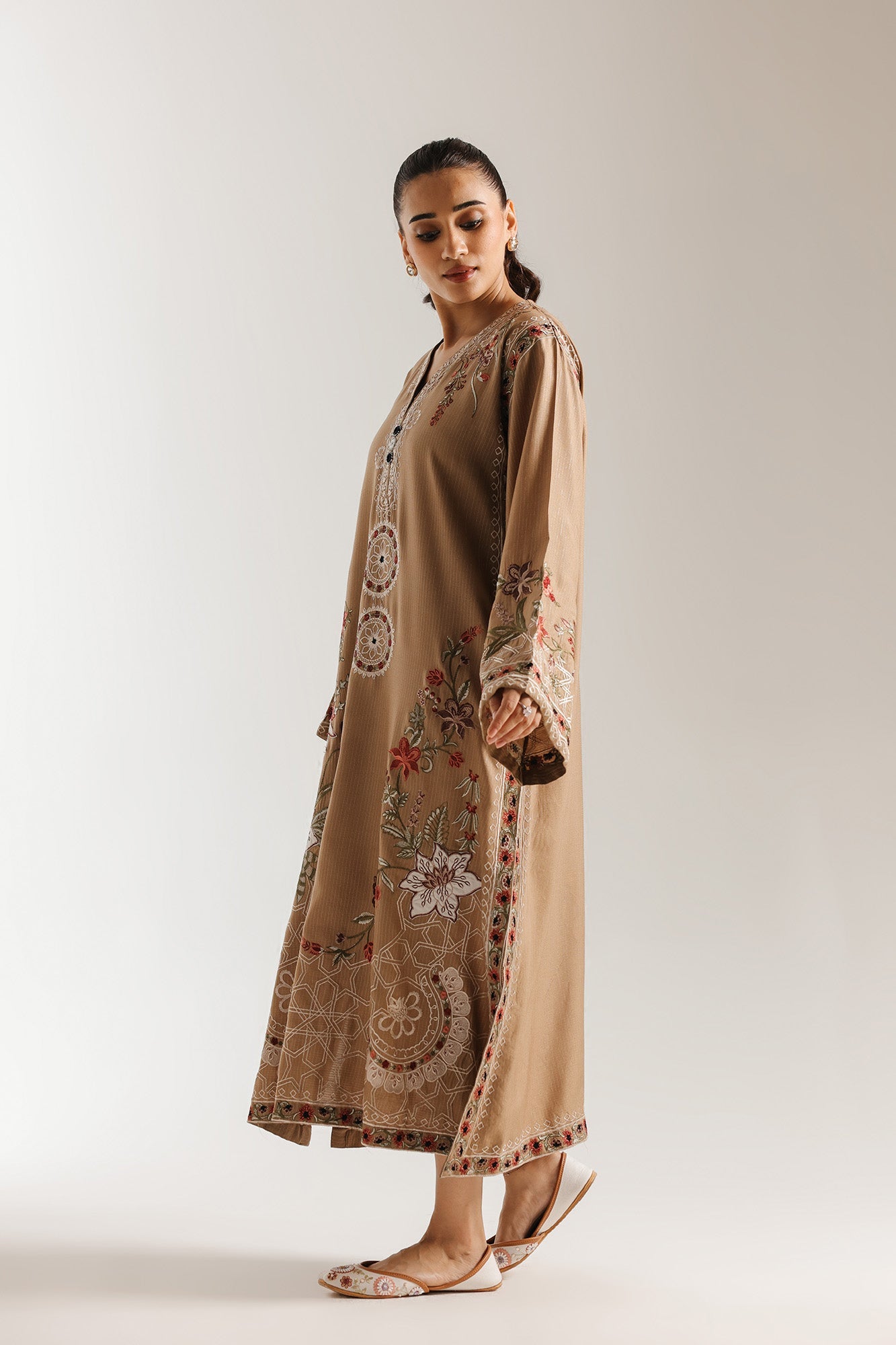 EMBROIDERED KAFTAN (E3768/103/113)