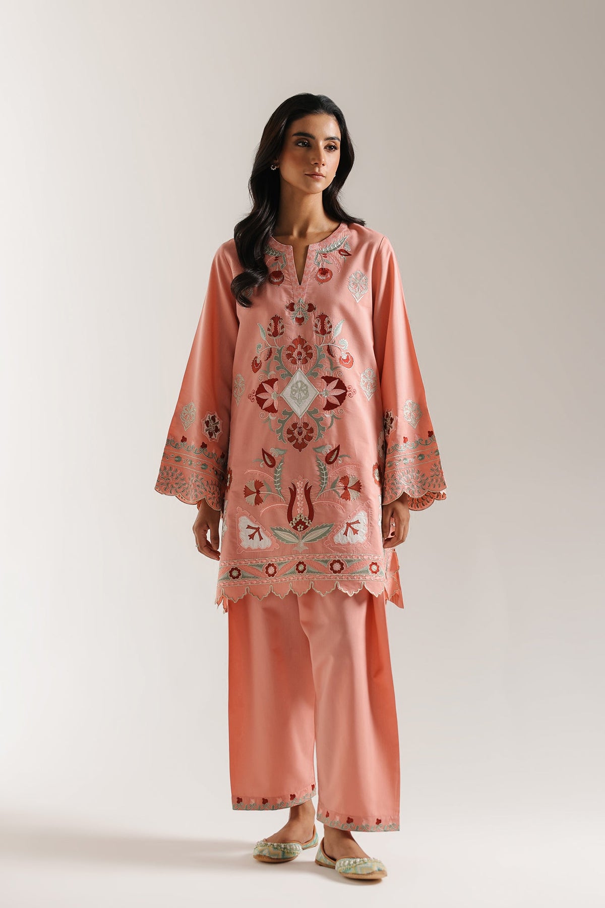 EMBROIDERED SUIT (E3796/103/313)