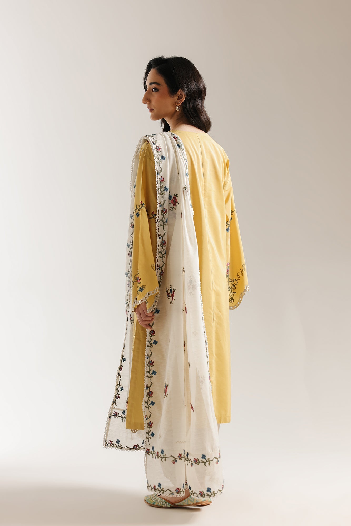 EMBROIDERED SUIT (E4024/103/108)