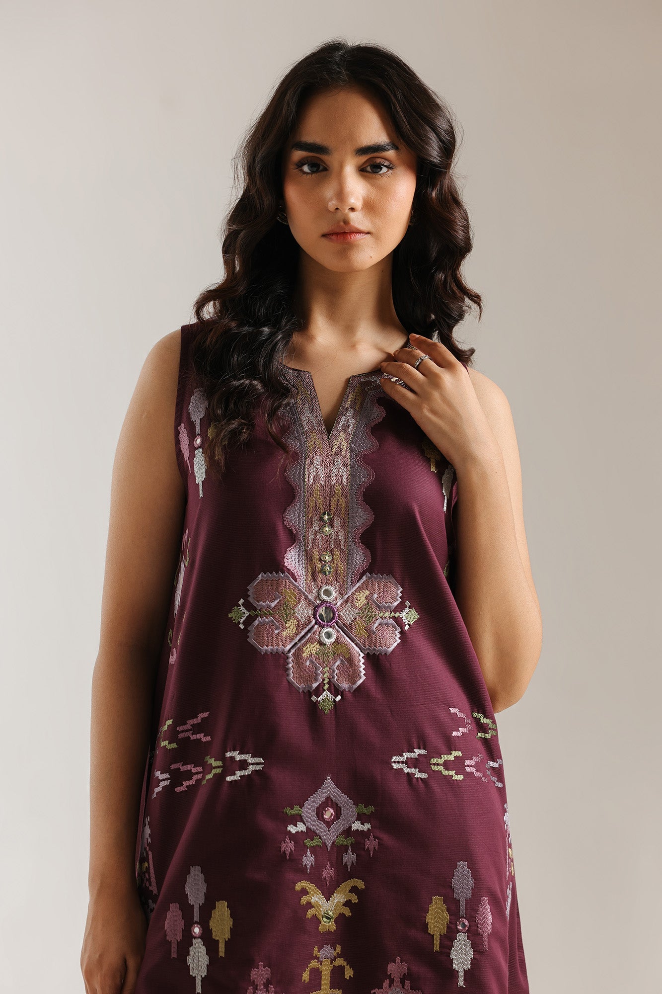 EMBROIDERED SUIT (E4029/103/403)