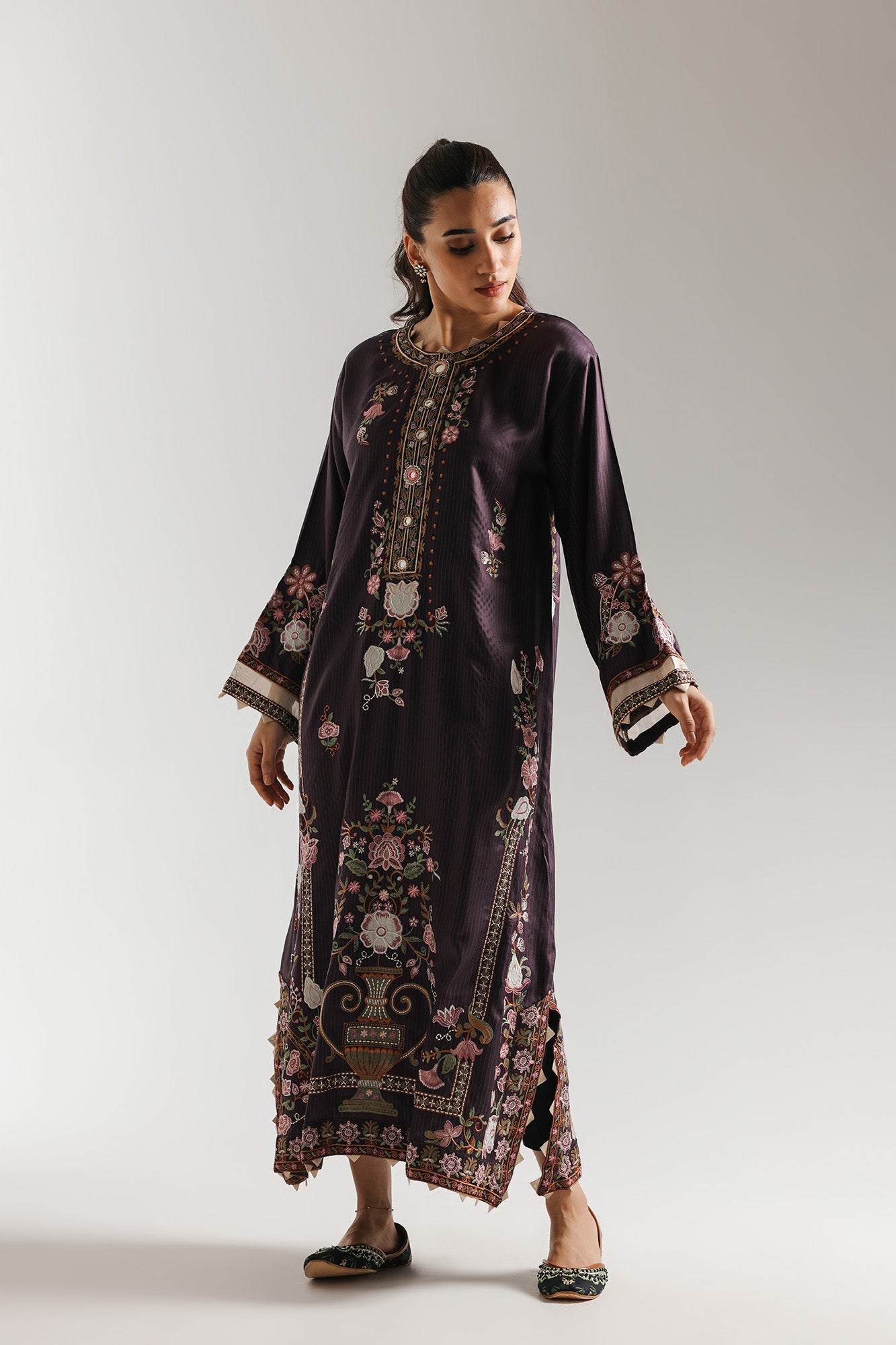 EMBROIDERED KAFTAN (E4038/103/518)