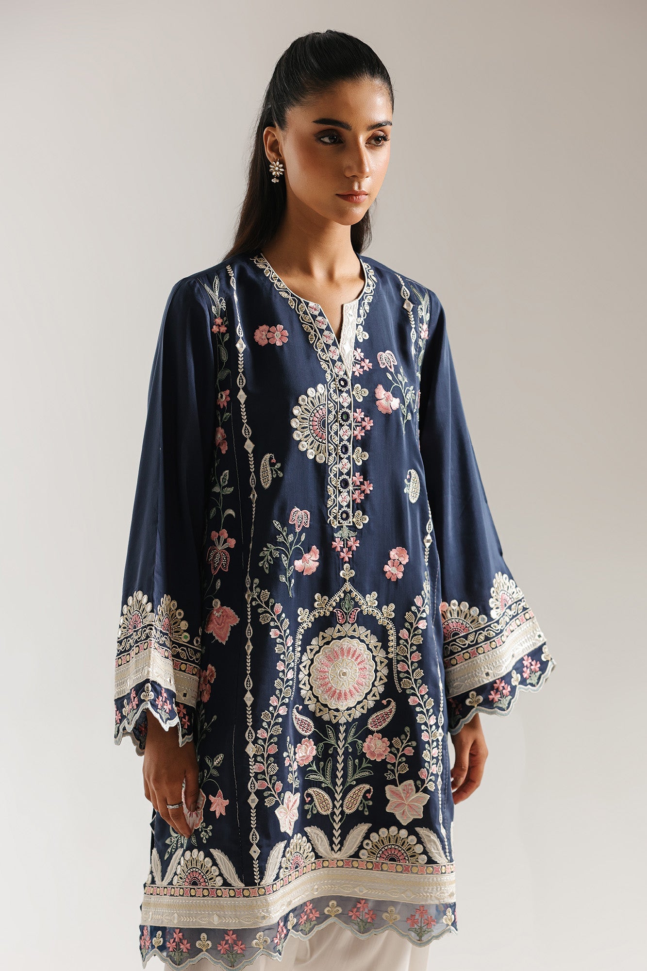 Embroidered Suit (E4047/103/620)