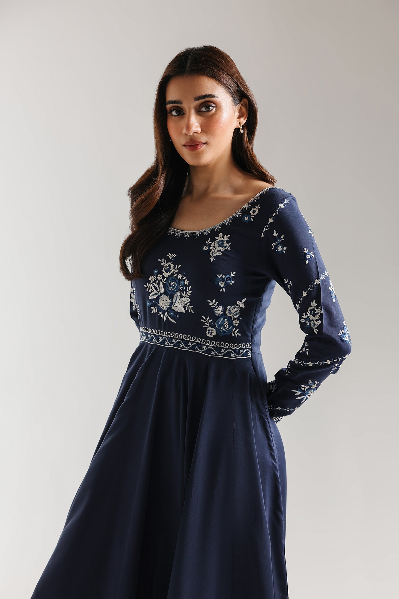 https://cdn.shopify.com/s/files/1/2290/7917/files/E4054-103-619_4.jpg?v=1769489766