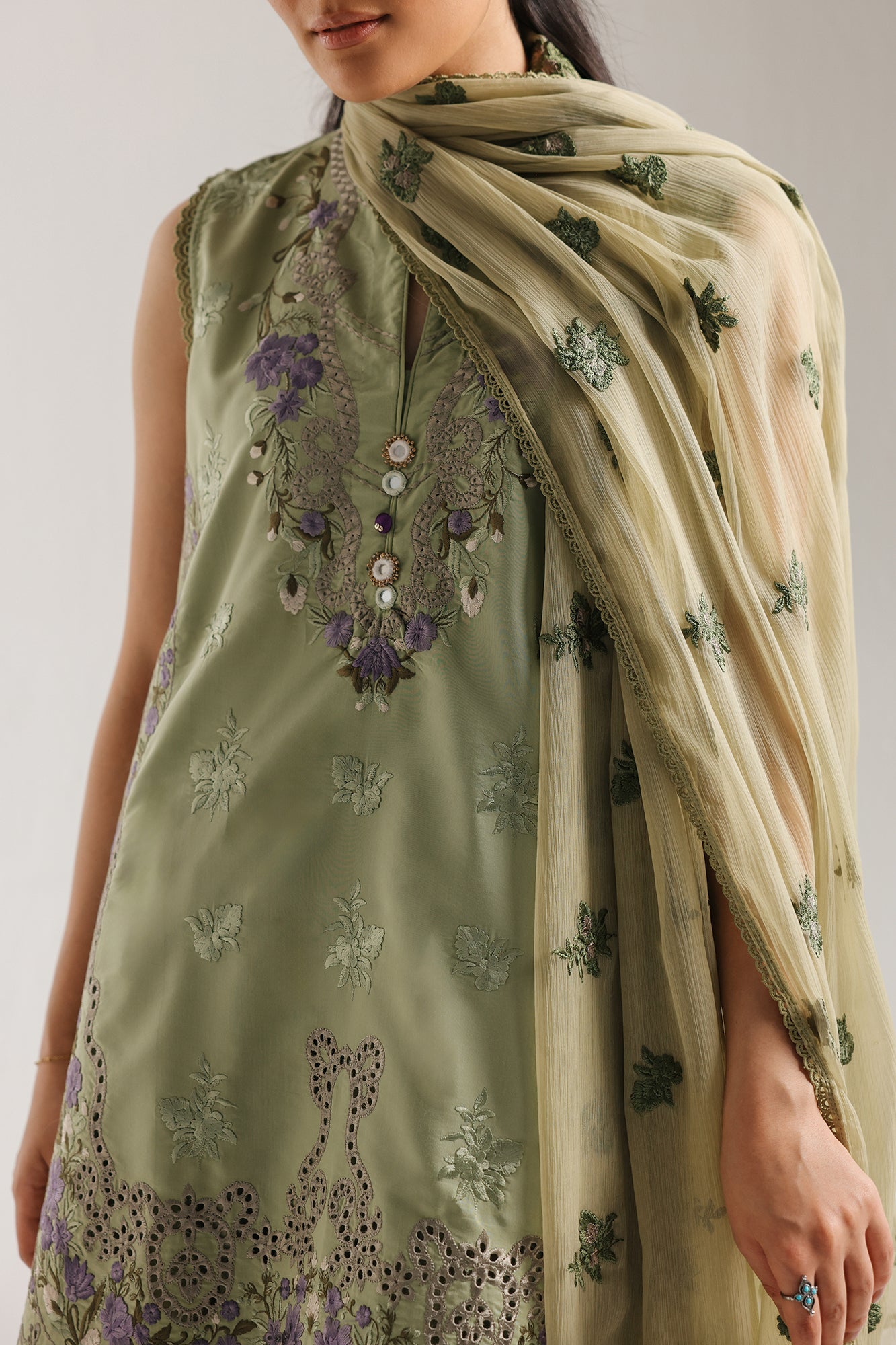 Embroidered Suit (E4058/103/127)