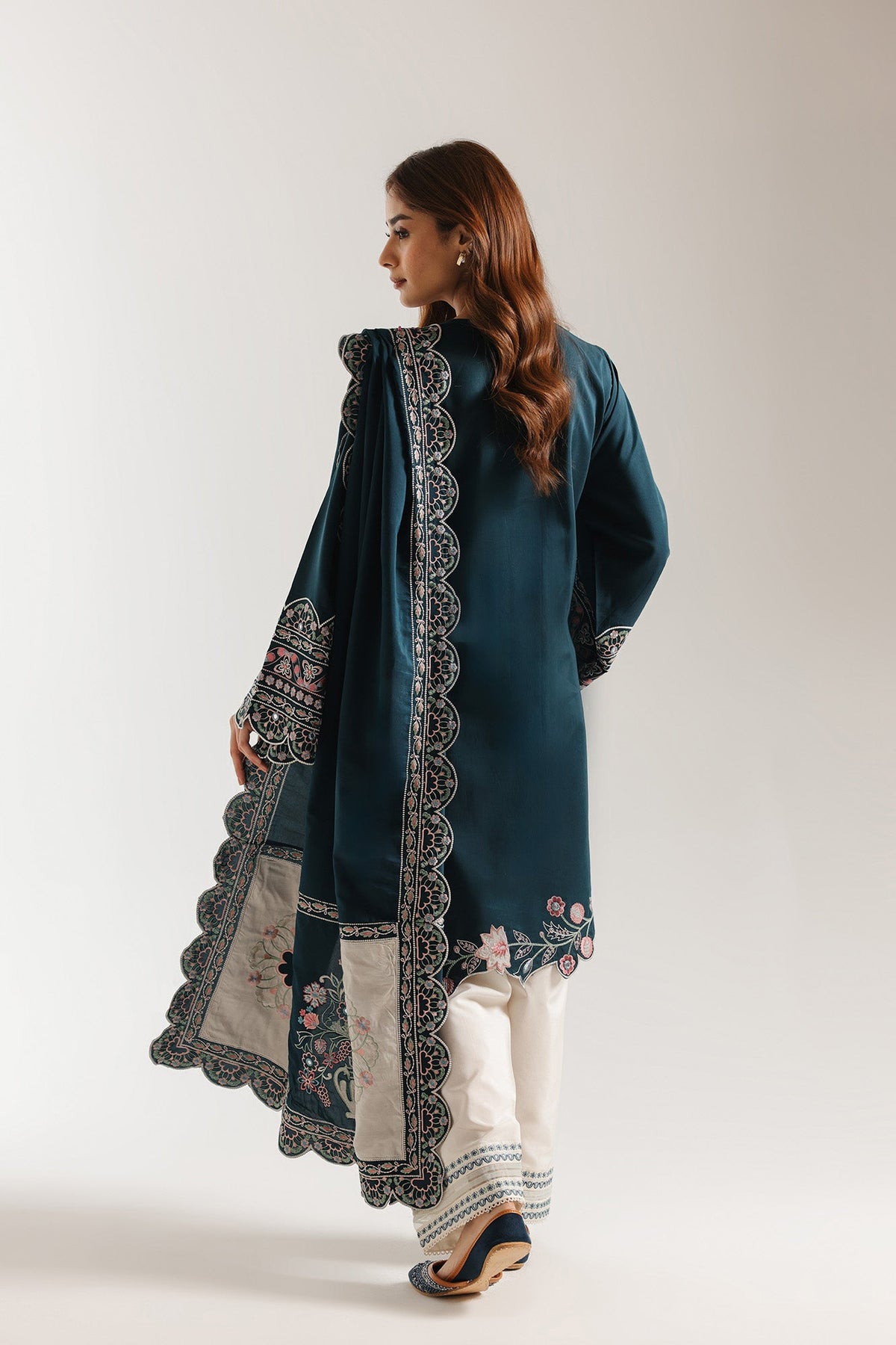 EMBROIDERED SUIT (E4069/103/602)